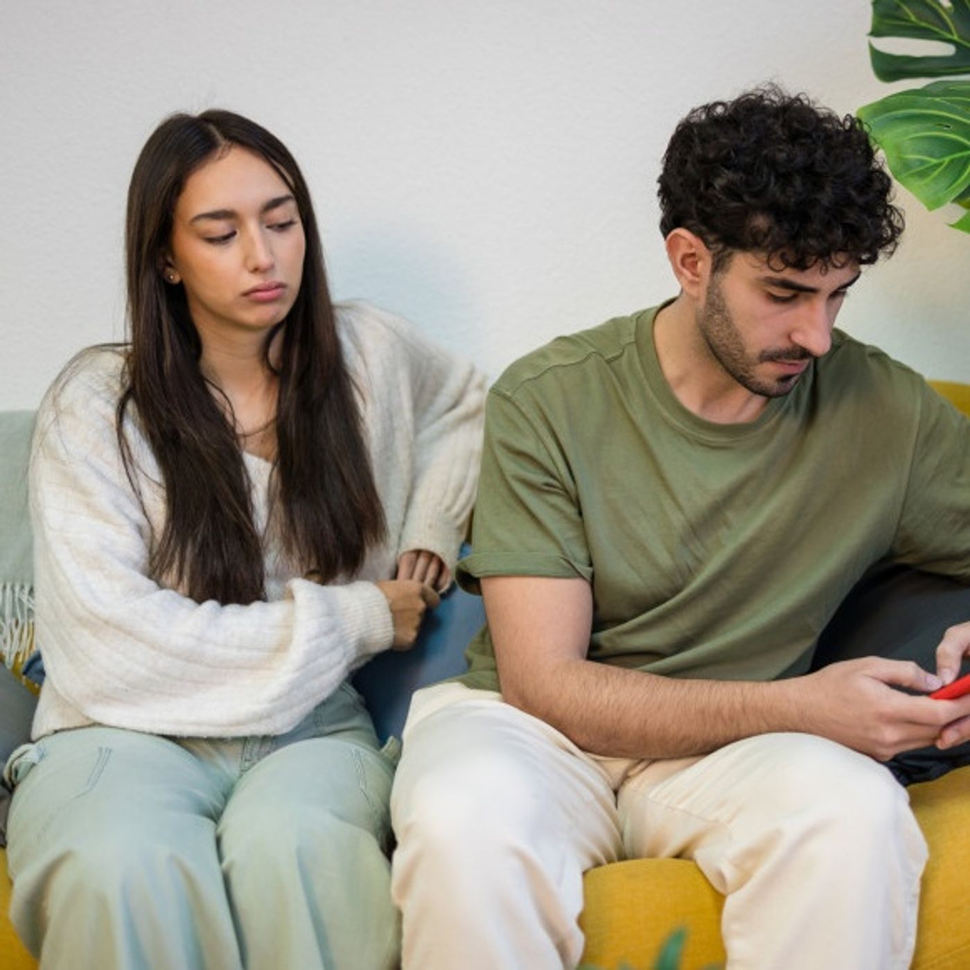WhatsApp è spiato? Ecco i segnali da non ignorare e cosa fare subito episode artwork