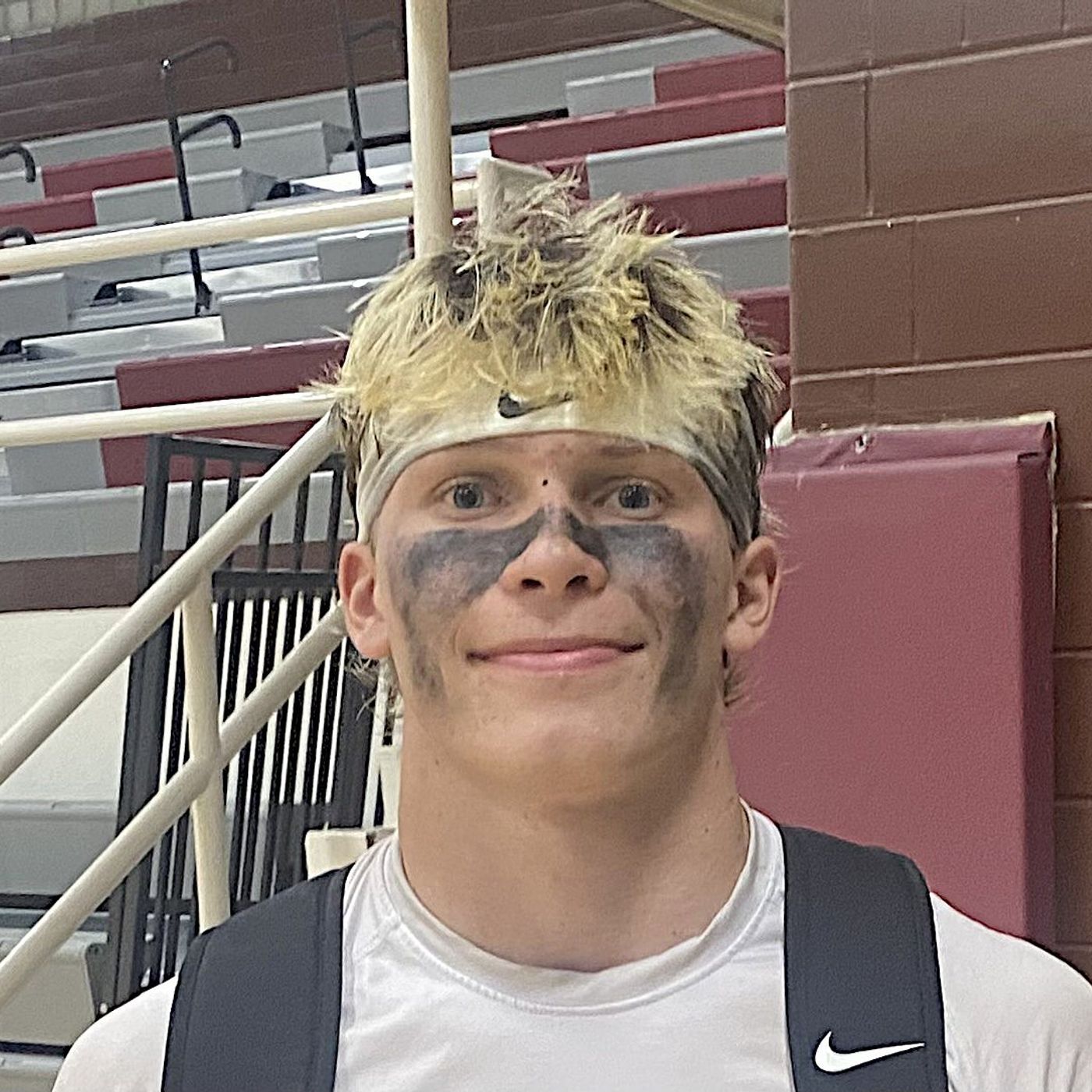Morris gets physical in resounding win over Rochelle