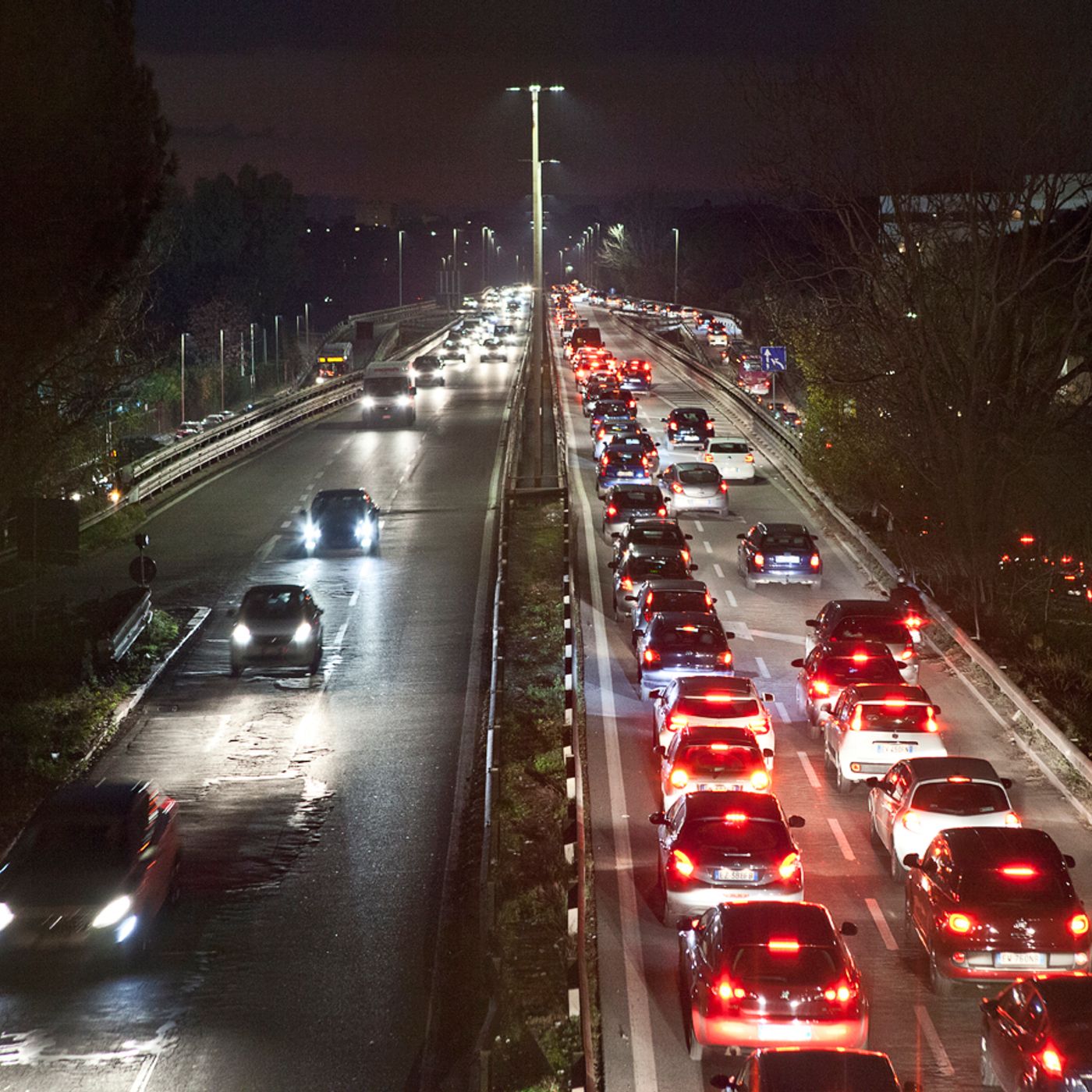#557 Morti sulle strade, incendi, ronde e altre storie di Roma episode artwork