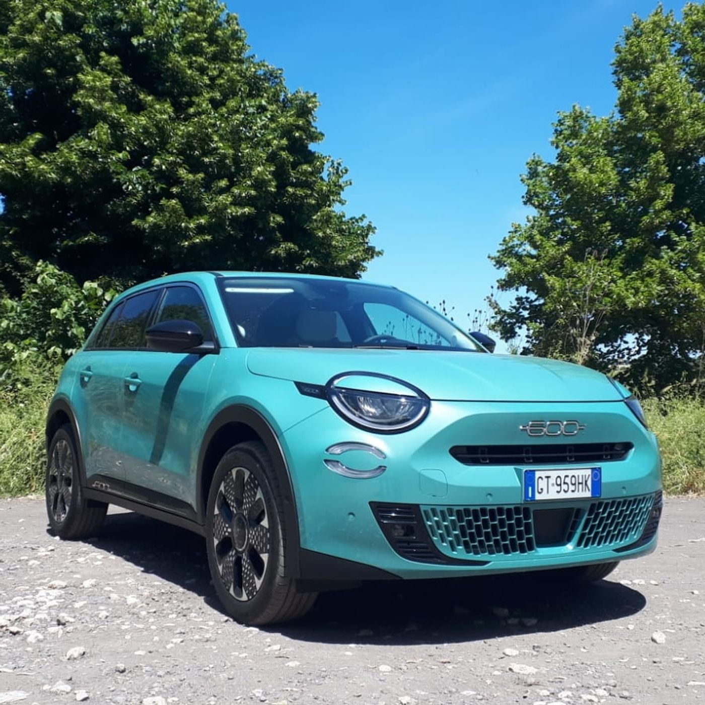 FIAT 600 HYBRID - Un tuffo nel presente con lo spirito della Dolce Vita episode artwork