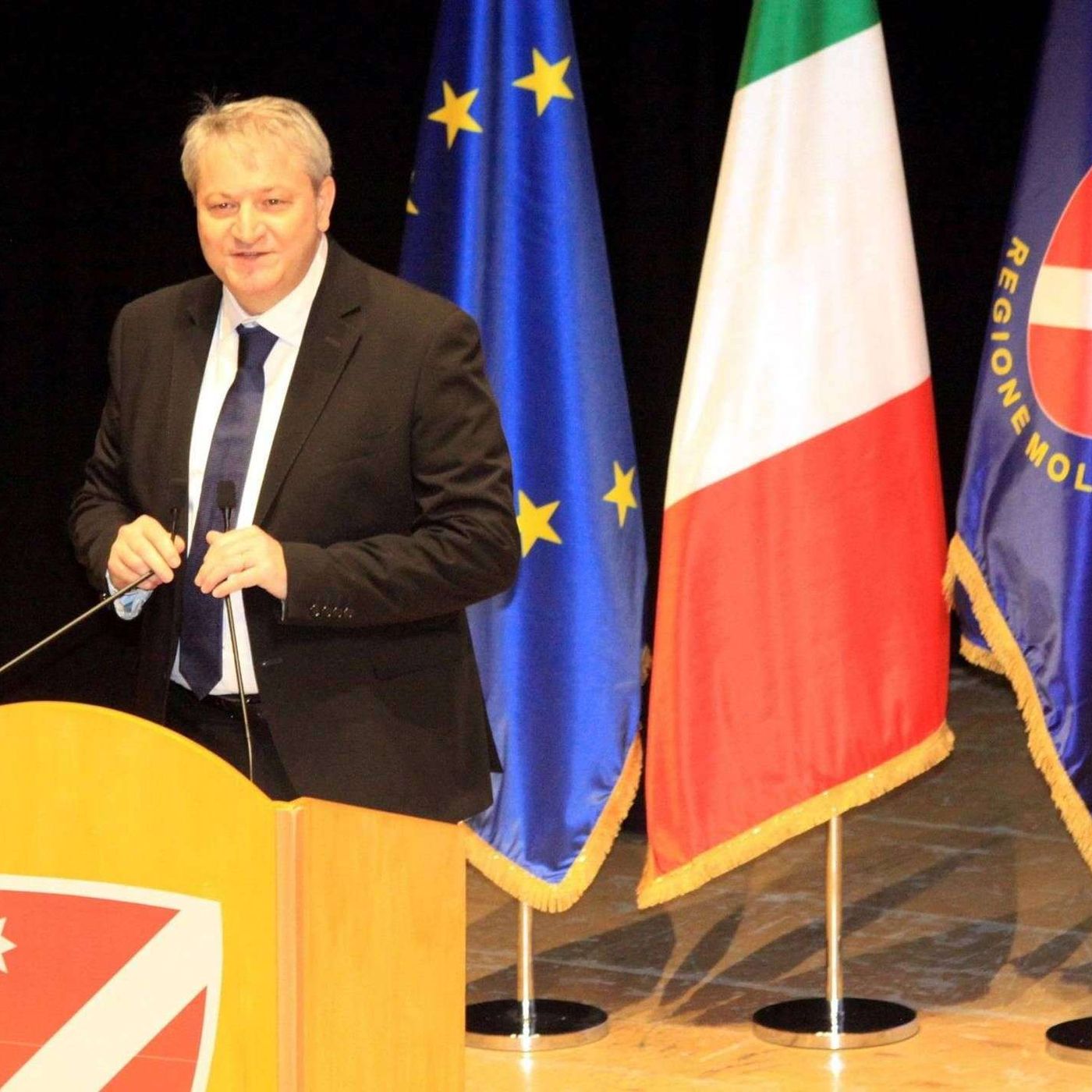 Indagato governatore del Molise per traffico di rifiuti con la Puglia episode artwork