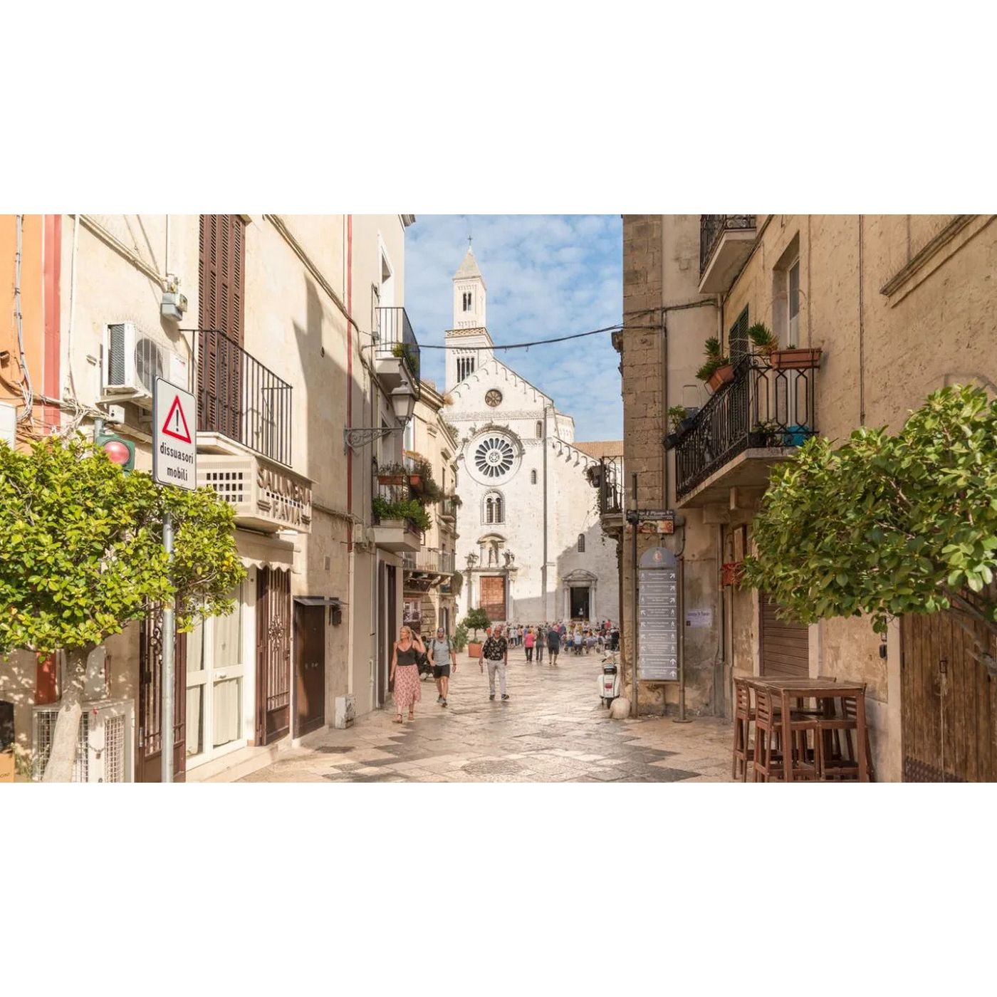Città vecchie da «Pellegrino di Puglia» di Cesare Brandi episode artwork