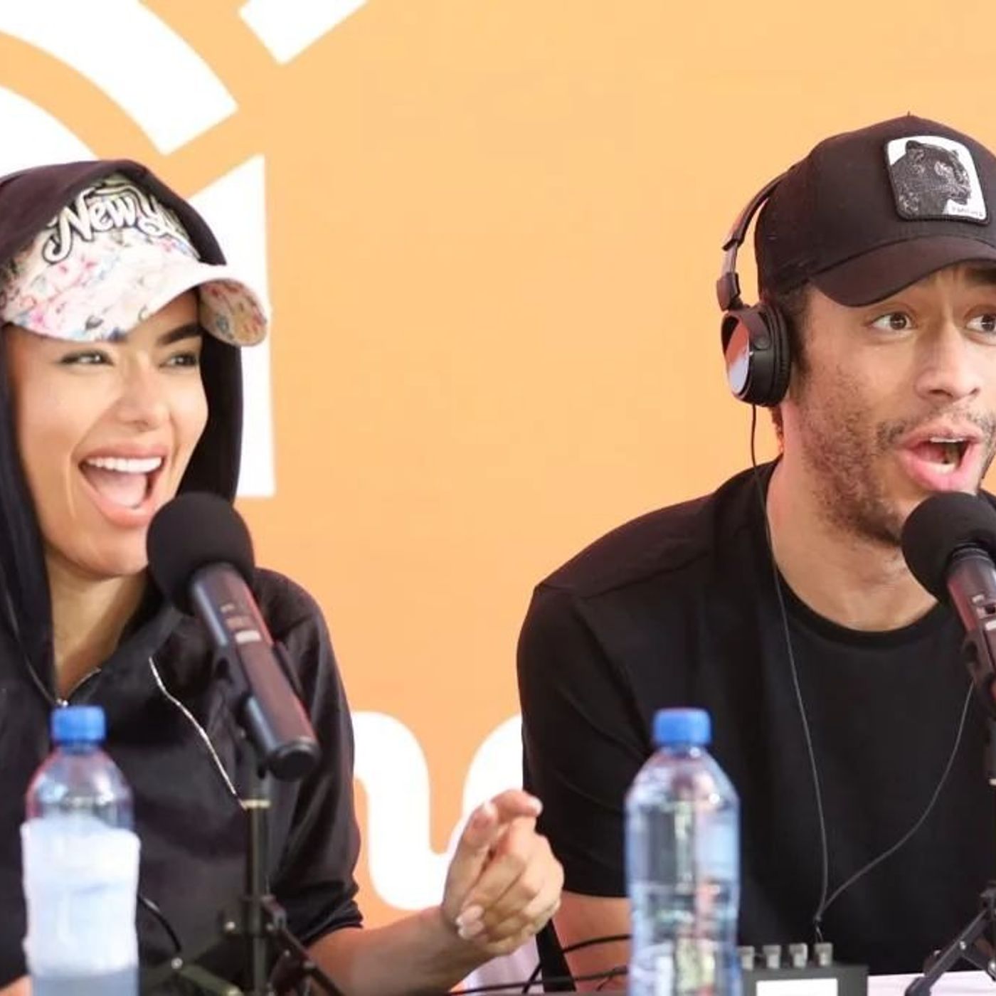 Juan Carlos Pichardo, Reading pantaleon e Isaura Taverás - Presentadores de la Alfombra Soberana