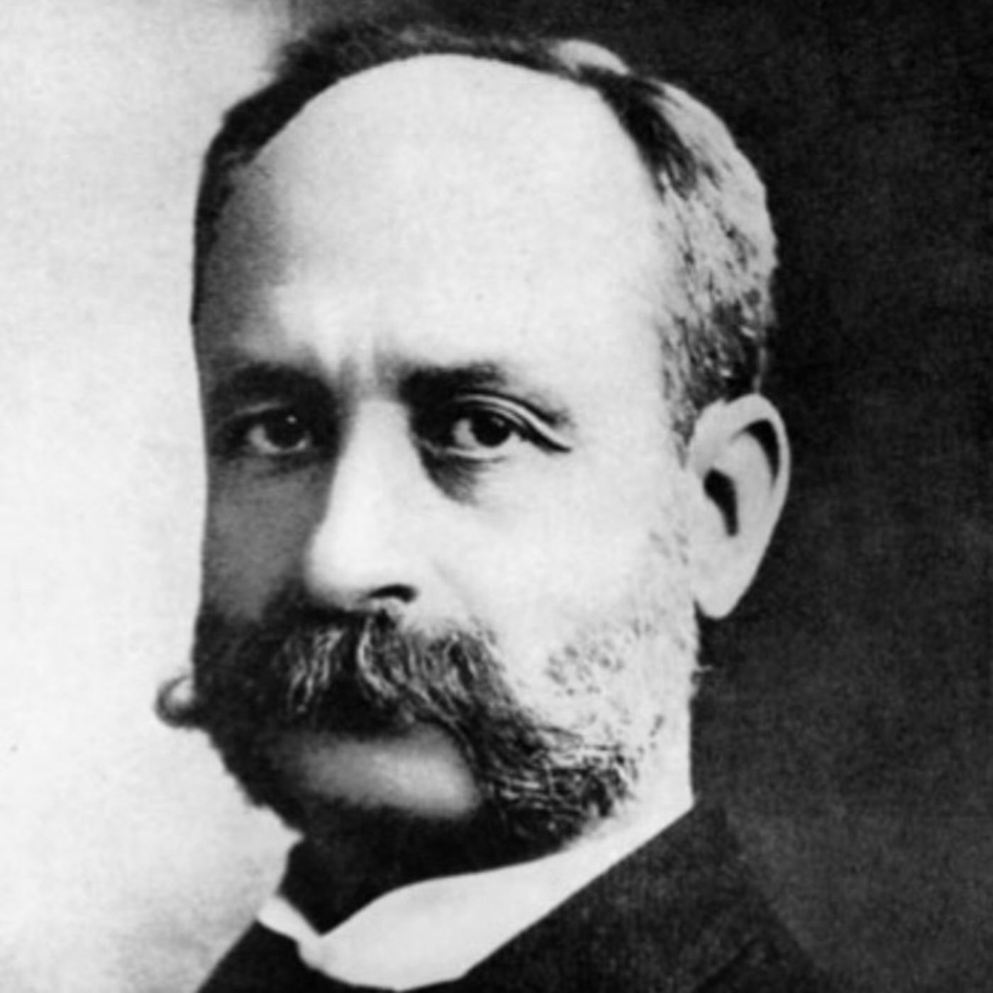 Biografías/Coral Bravo