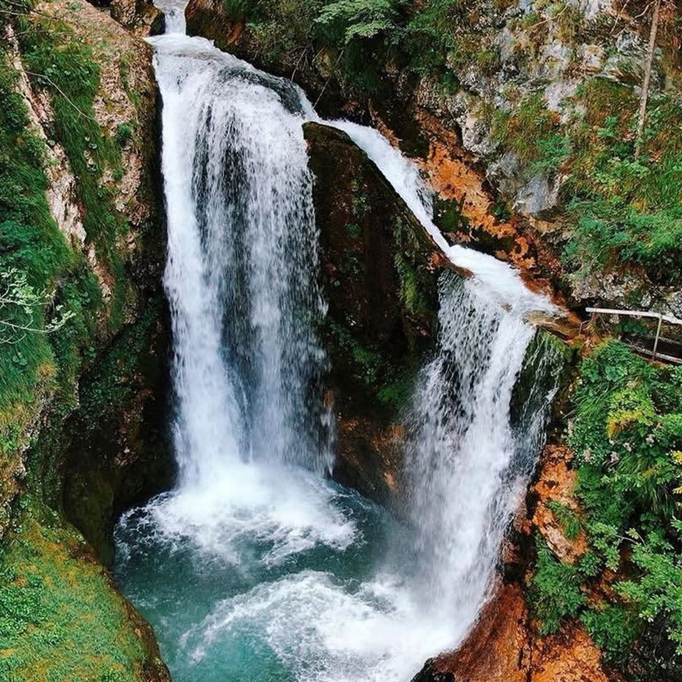 Corpo senza vita nel torrente della cascata di Val Civetta: recupero in corso episode artwork