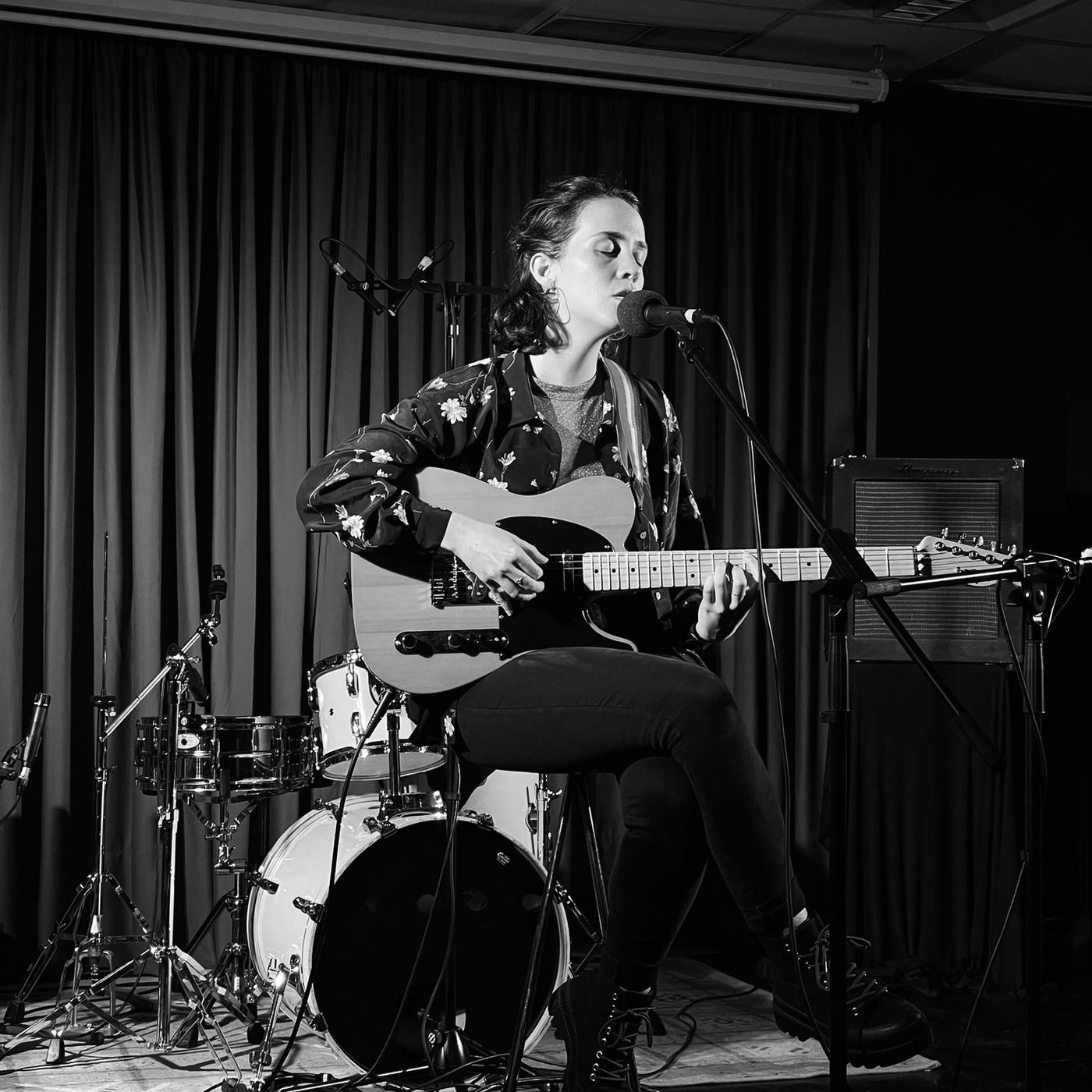 Entrevista a la cantautora Anna Barrufet. Concert a Centre Cívic Can Déu episode artwork