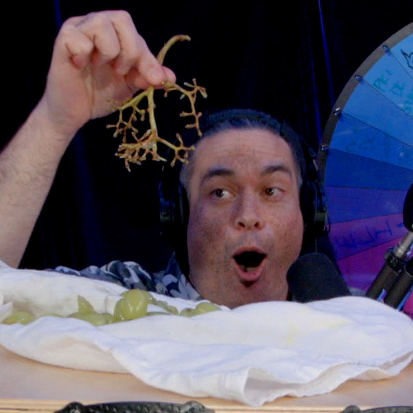 FULL SHOW: Duryan Investigates + One Hell of a Grape Hack!
