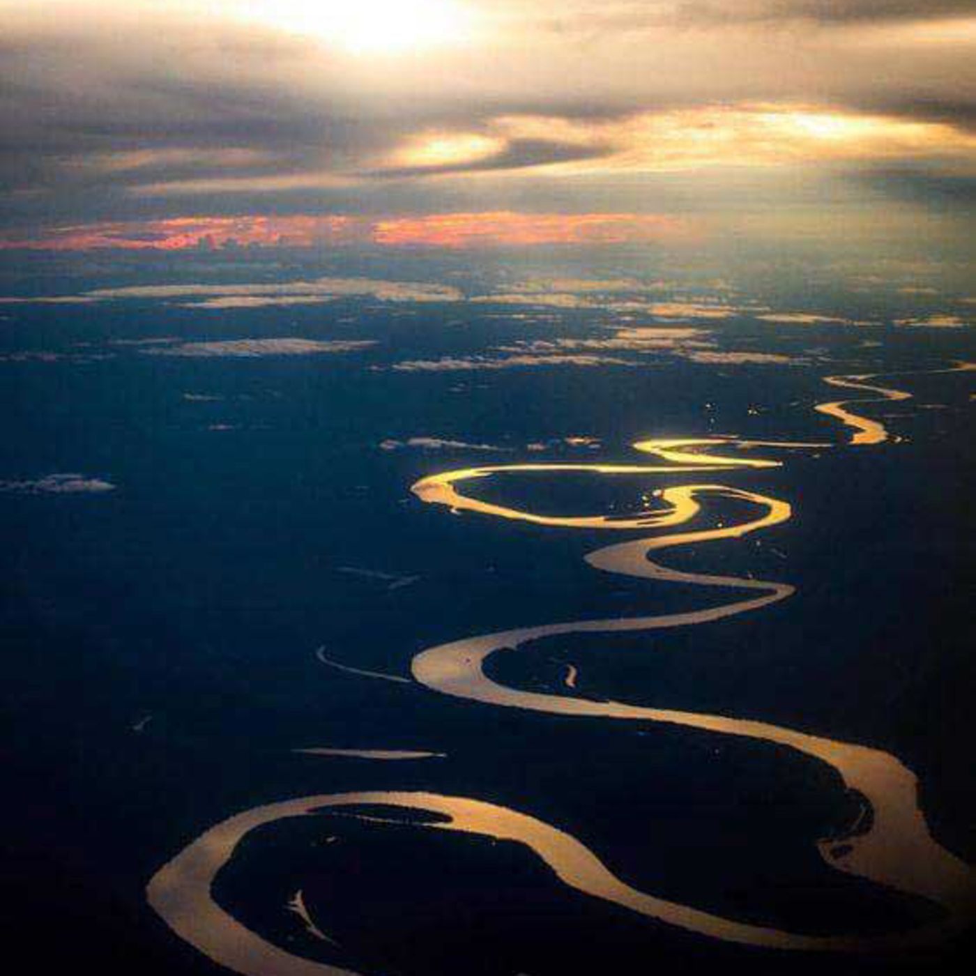 MANOLITA Y JACINTA EN EL RÍO AMAZONAS: LA AVENTURA EN LA SELVA