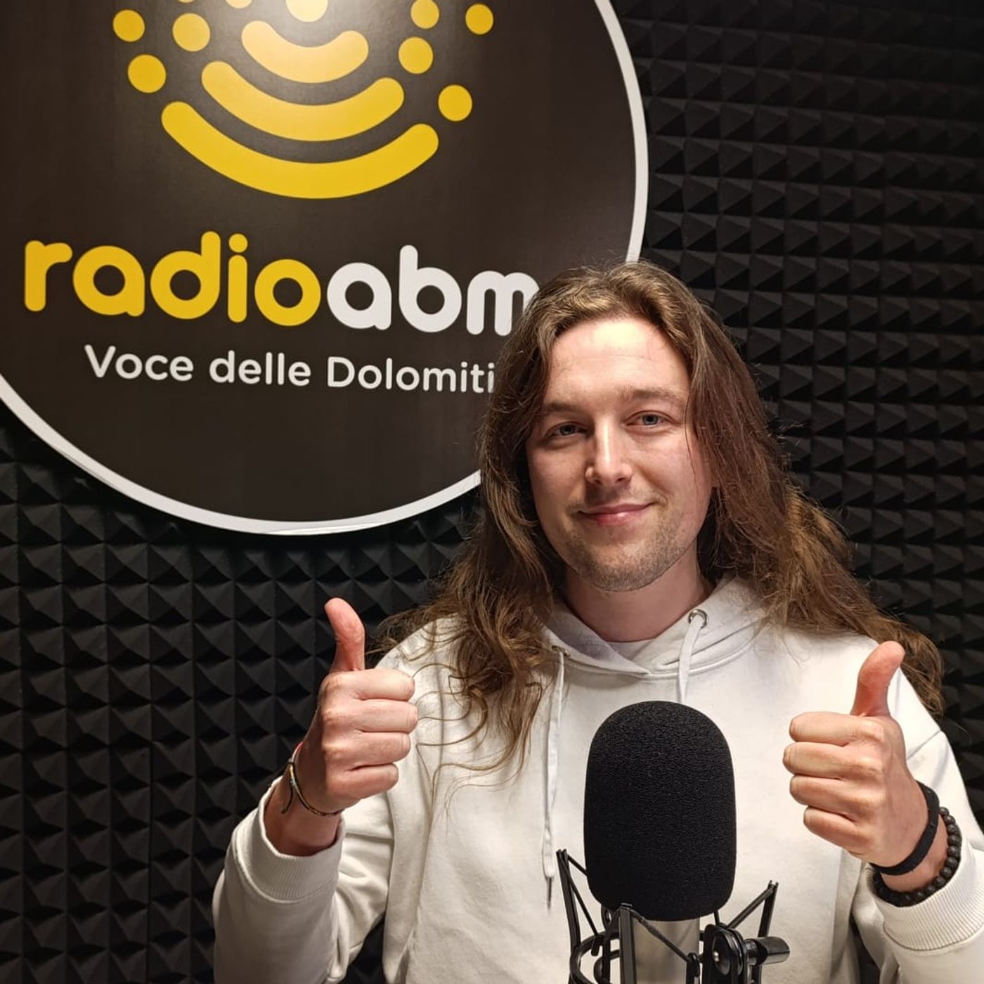 Intervista a Emiliano Bez, chitarrista e compositore episode artwork