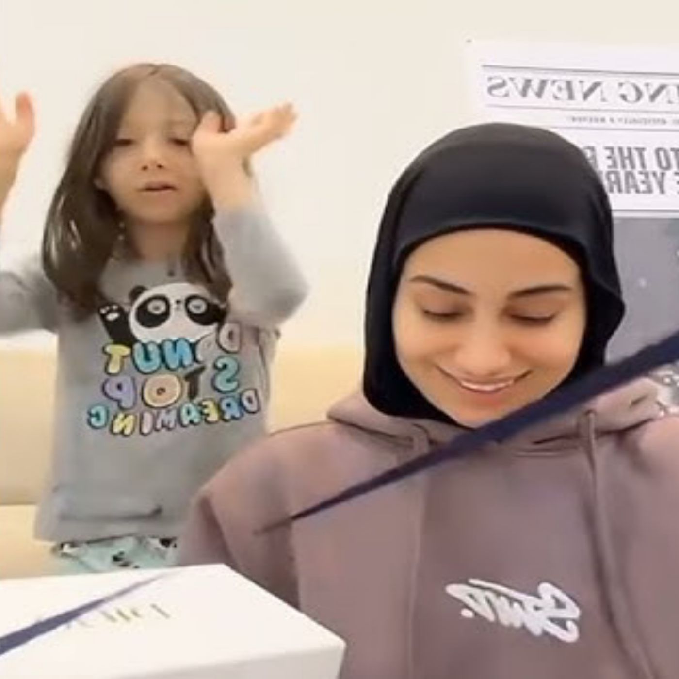 🎬 عنوان الحلقة_ فتح هدايا حفل التخرج مع روان وريان وميرا 🎓🎁❤️