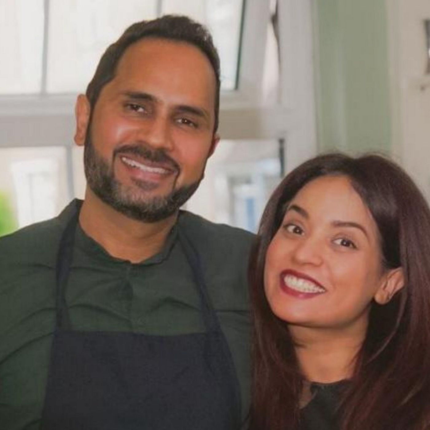 The Happy Pod: Inviting strangers round for dinner — Podcast with everything cover