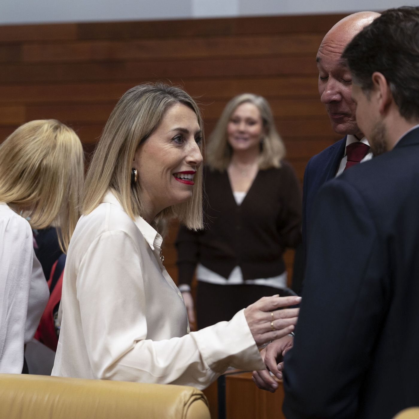 Los titulares de la prensa del día 17/04/26