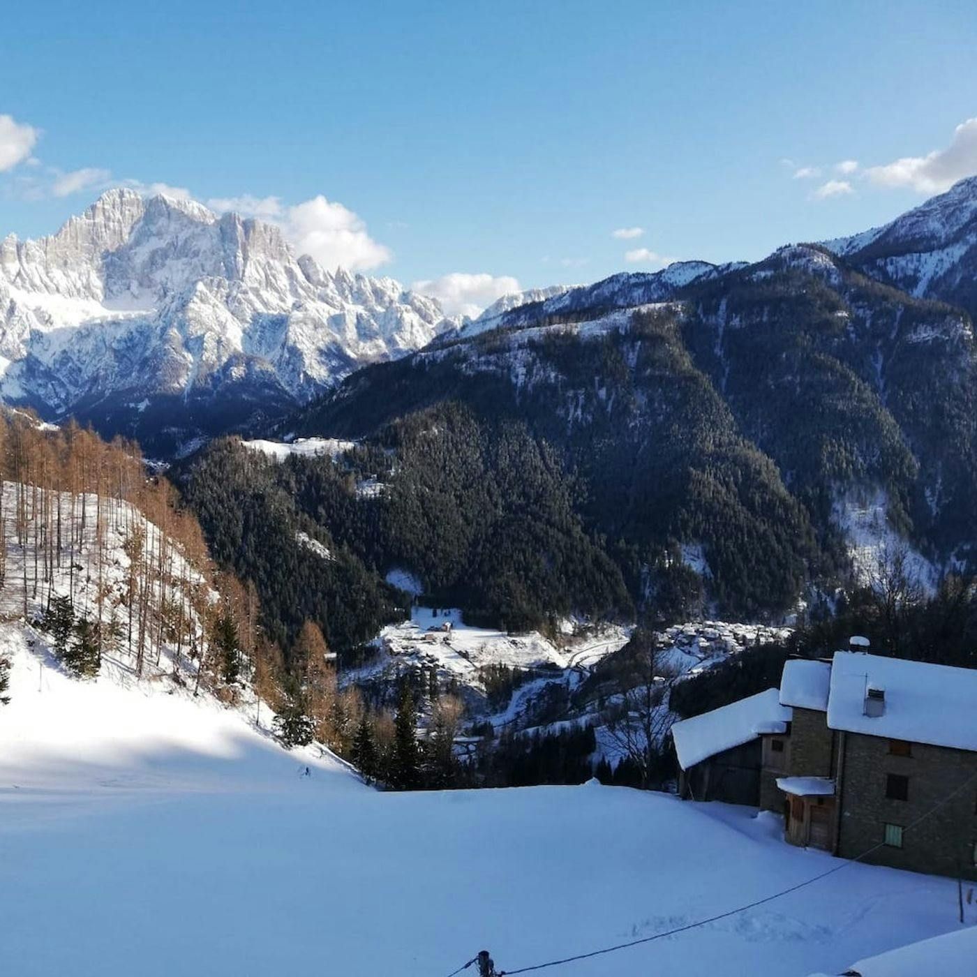 Nei villaggi delle Dolomiti con un solo abitante, qui il virus non fa paura (di Michele Galvan) episode artwork