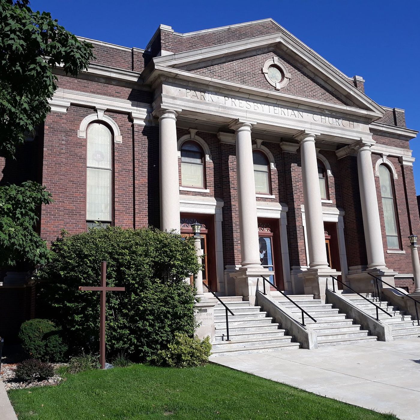 Park Presbyterian Church installs free micro food pantry in Streator episode artwork