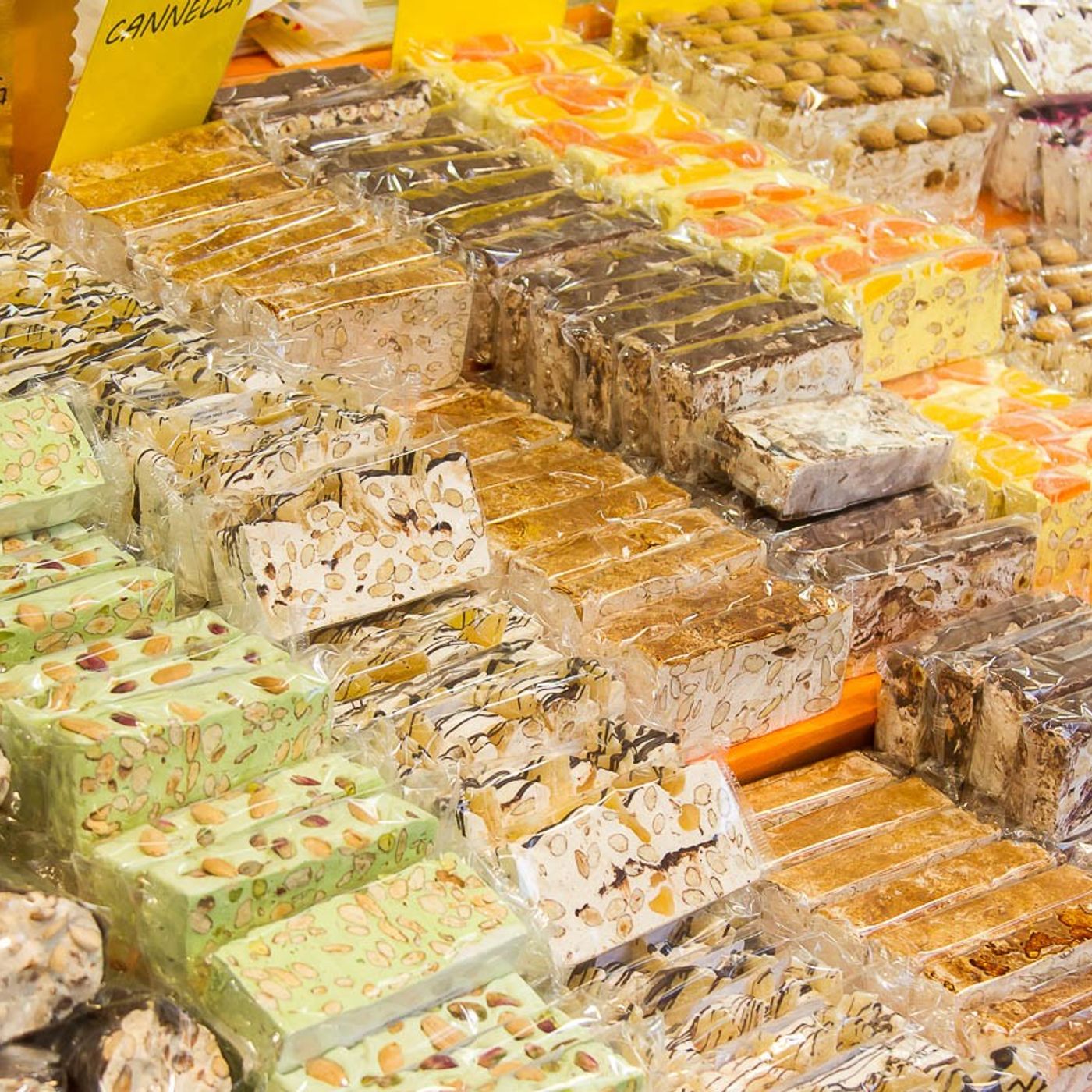 Tra champagne, gusto e spettacolo con la Festa del Torrone a Cremona