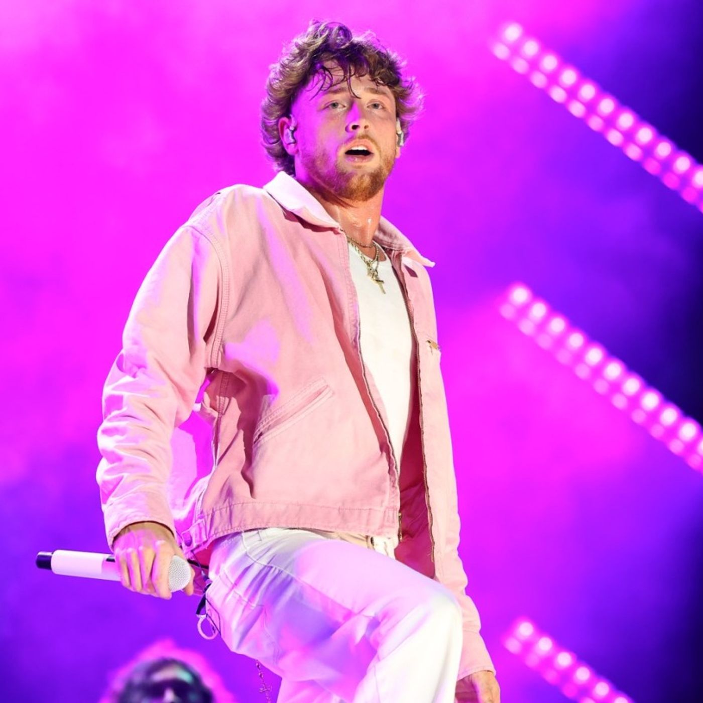 Bailey Zimmerman Addresses Canceled Concerts, Alleged Hotel Room Trashing episode artwork