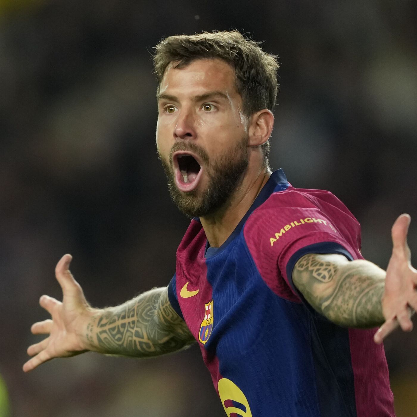 La República de los Tonnntos: El síndrome del "charnego fascinat" de Íñigo Martínez