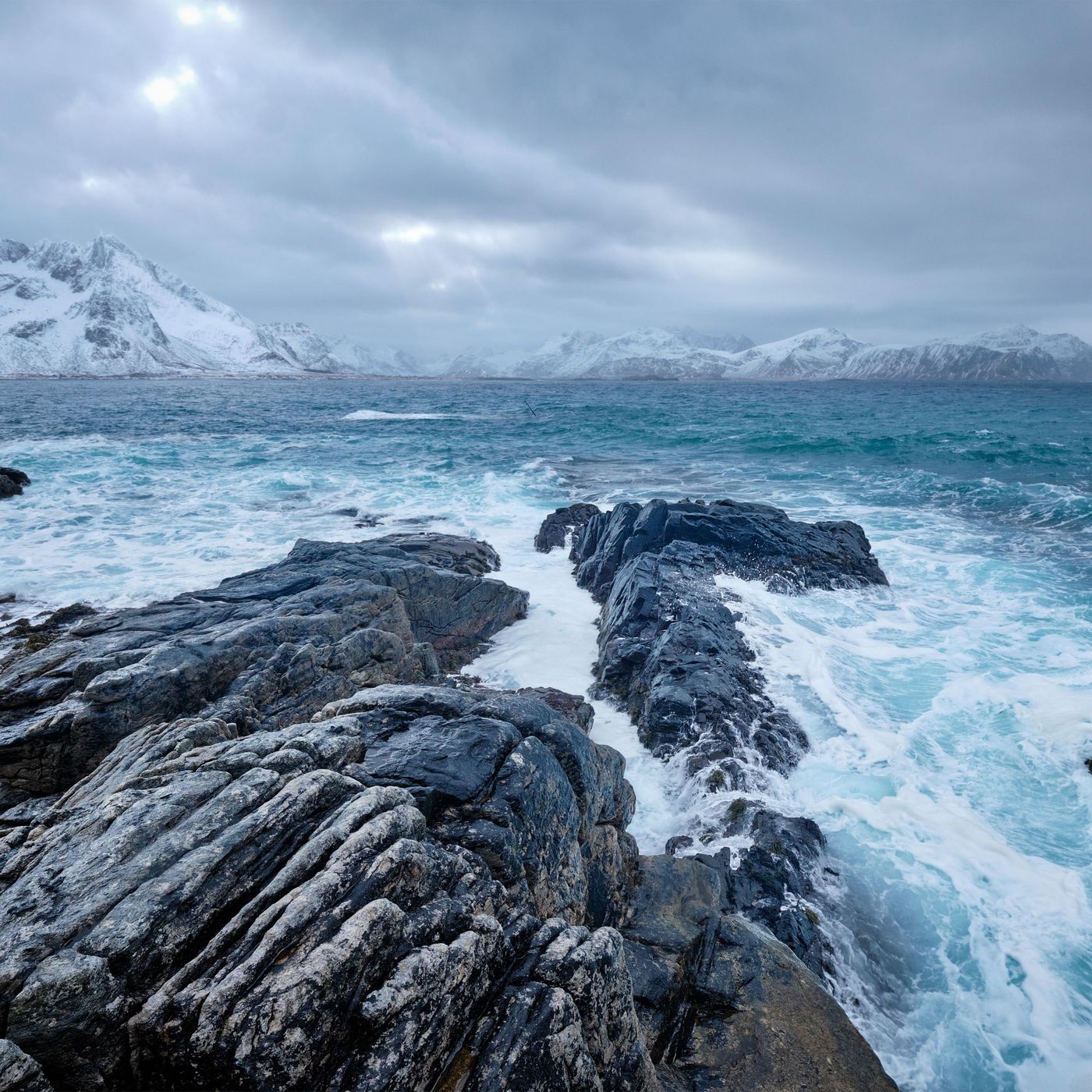 Iceland Crashing Waves - 10 Hours Sleep Sound