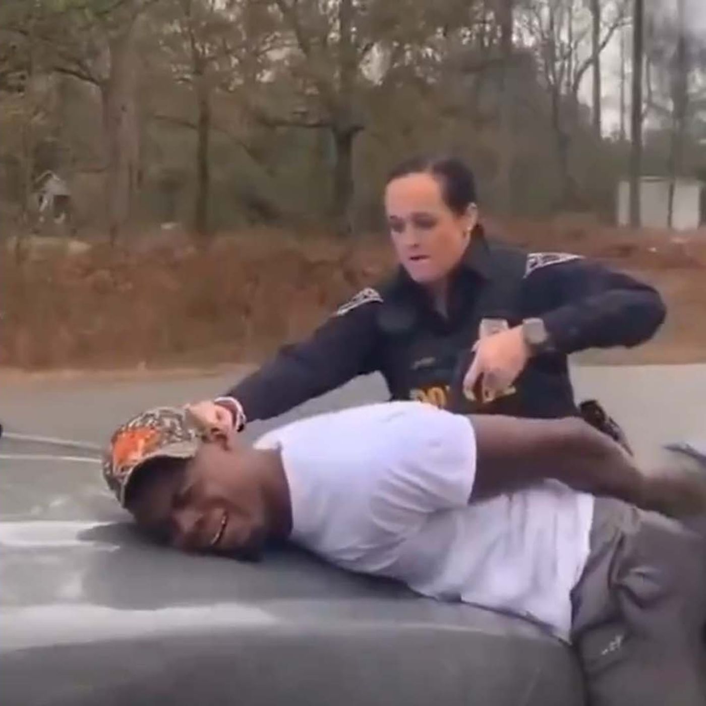 No Filter Cop Goes Viral After Tasing A Suspect On Video! LEO Round Table S08E222 episode artwork