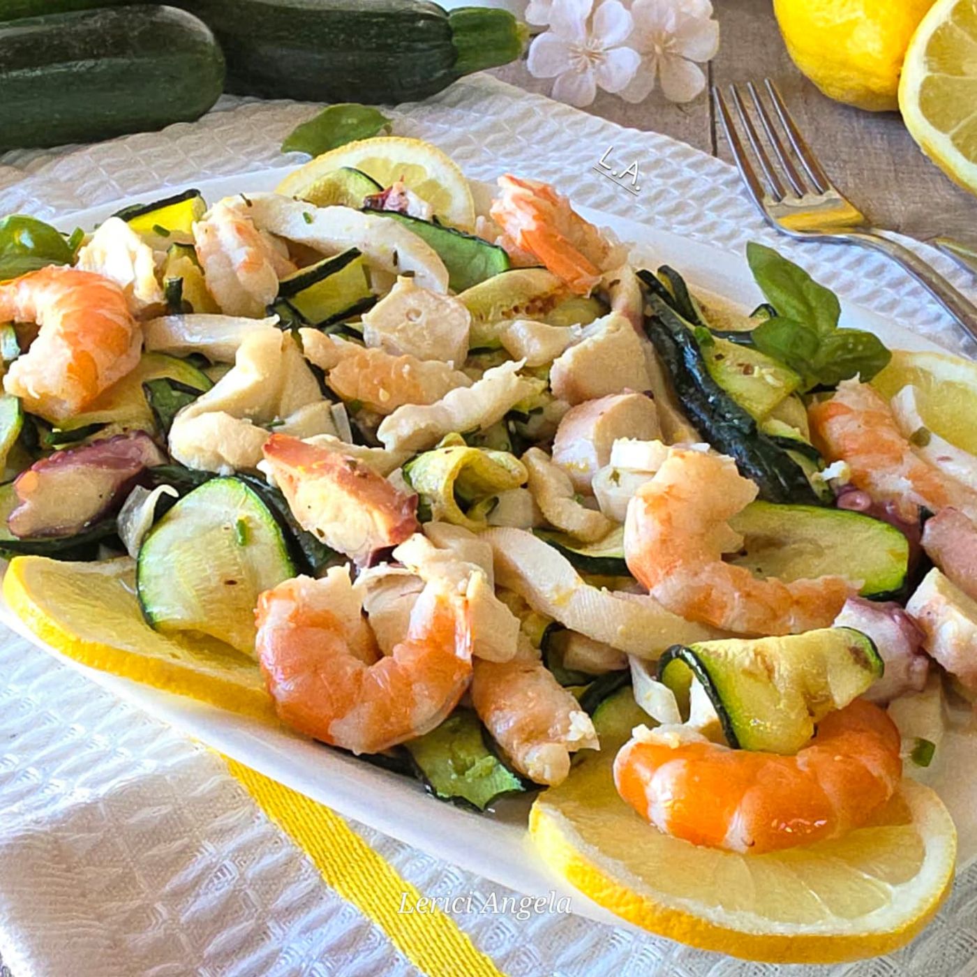 L'Insalata di mare express con zucchine croccanti light episode artwork