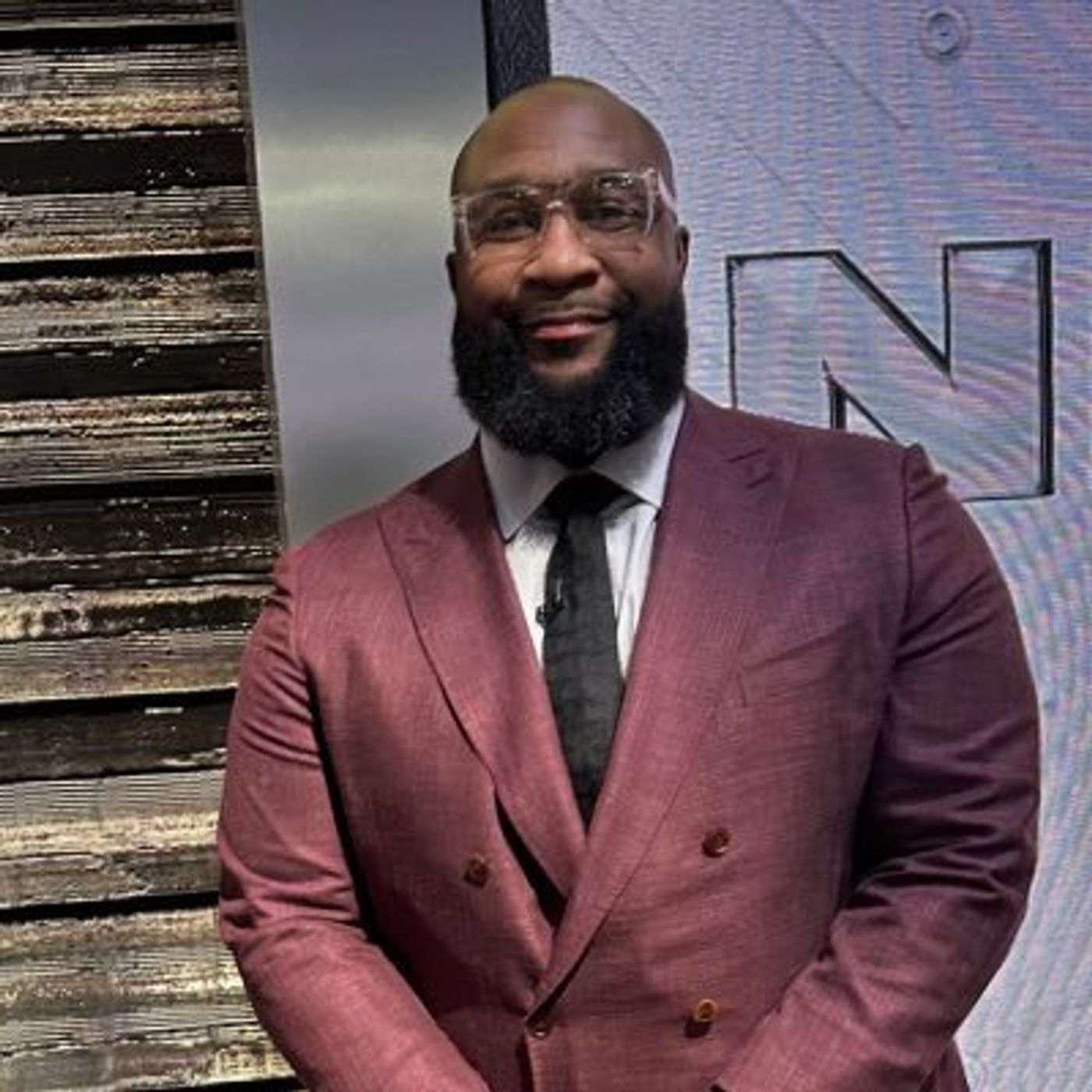 #NFL Football Analyst and #LouisianaFishFry Products' Chief Fry Officer Marcus Spears shares #tailgatingtips ~ @mspears96 @lafishfry episode artwork