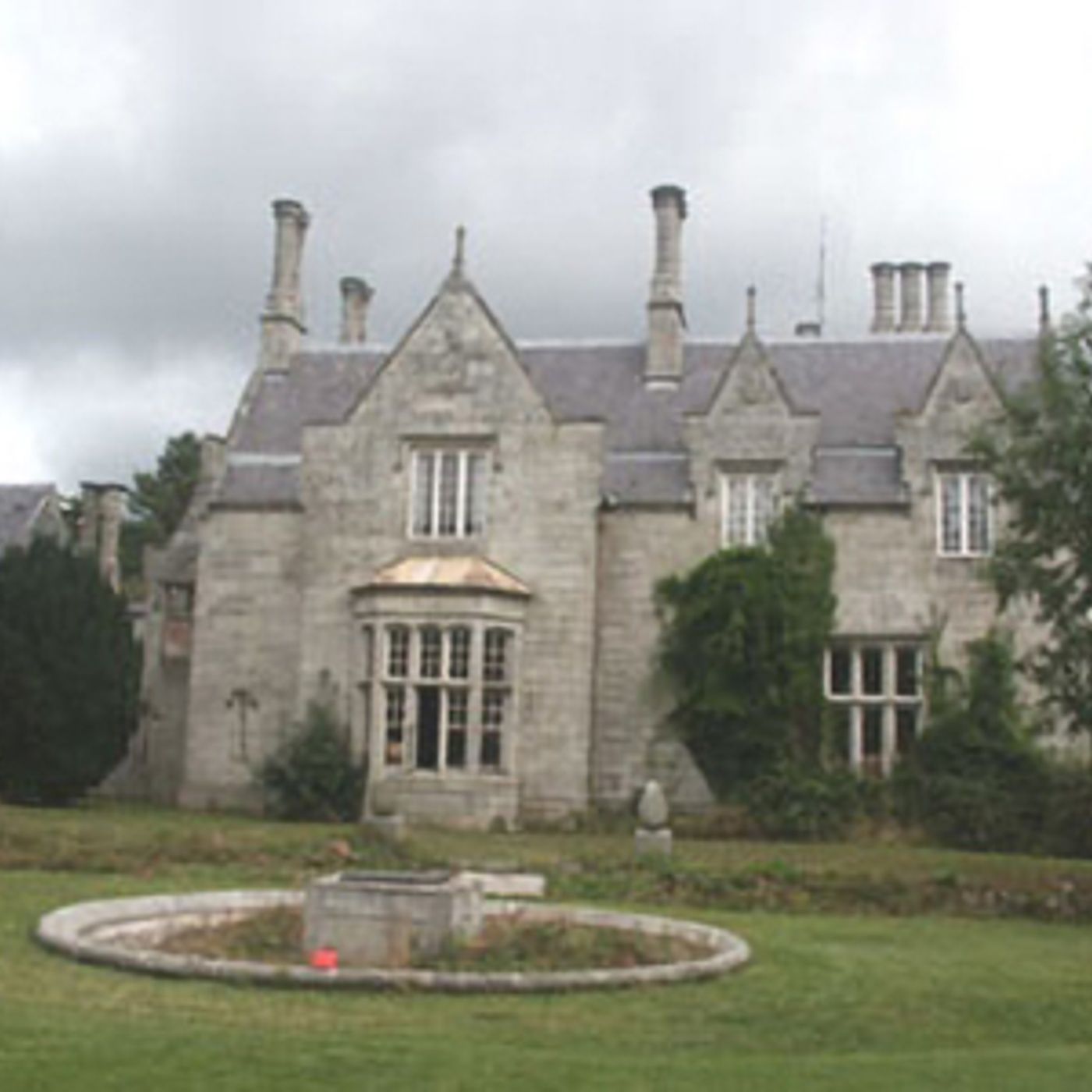 353: 353 Hollybrooke Hall