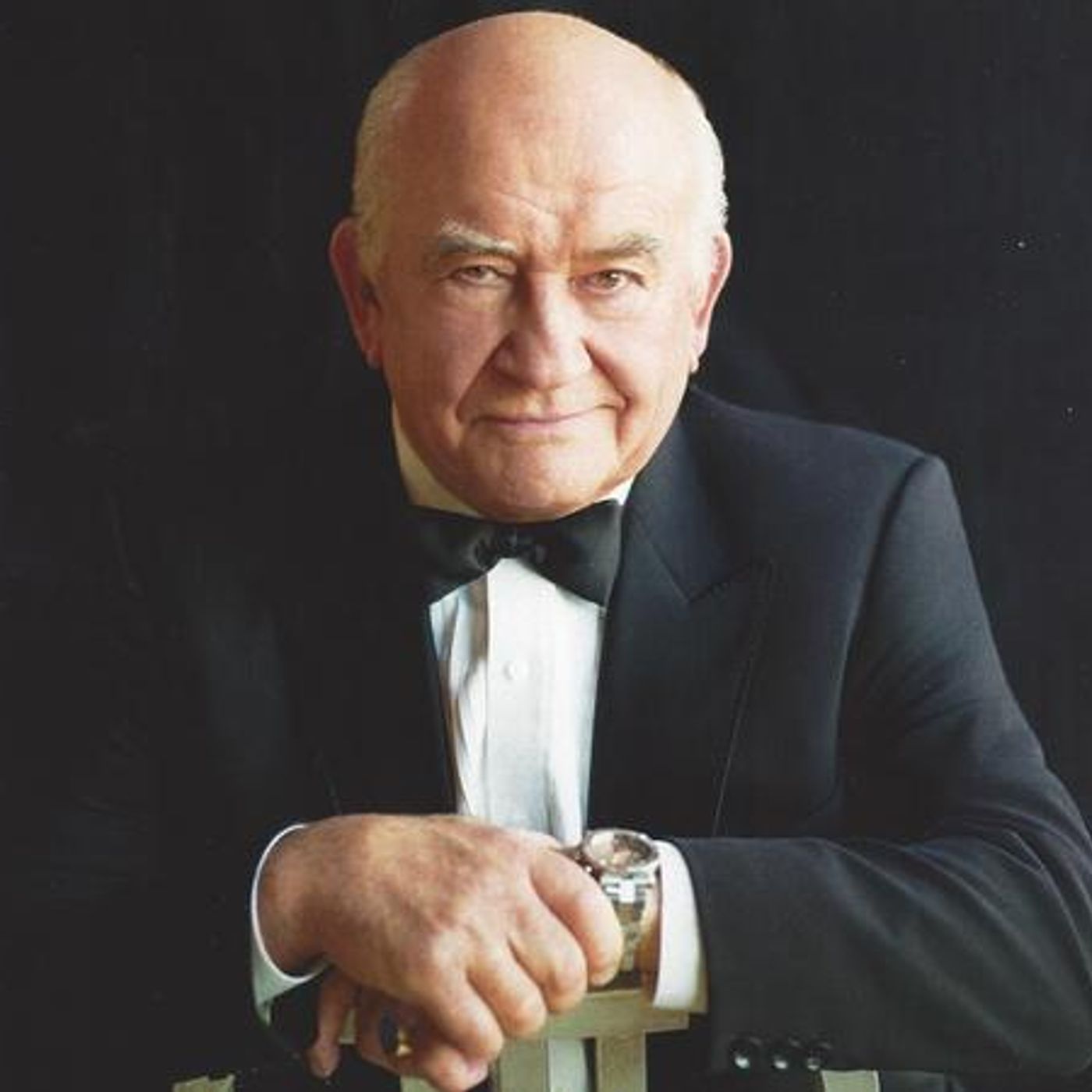 CHRISTMAS MUVIES SPOTLIGHT SPECIAL EDITION WITH A VERY SPECIAL GUEST ED ASNER episode artwork