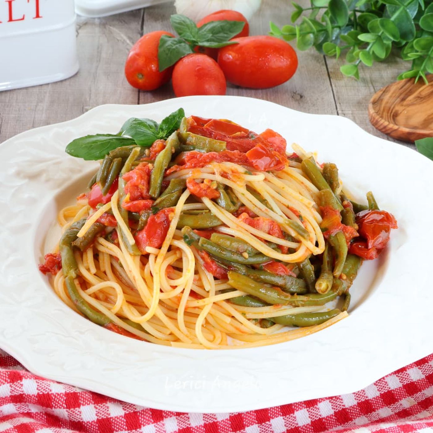 Pasta con i fagiolini cremosa veloce e profumata al basilico