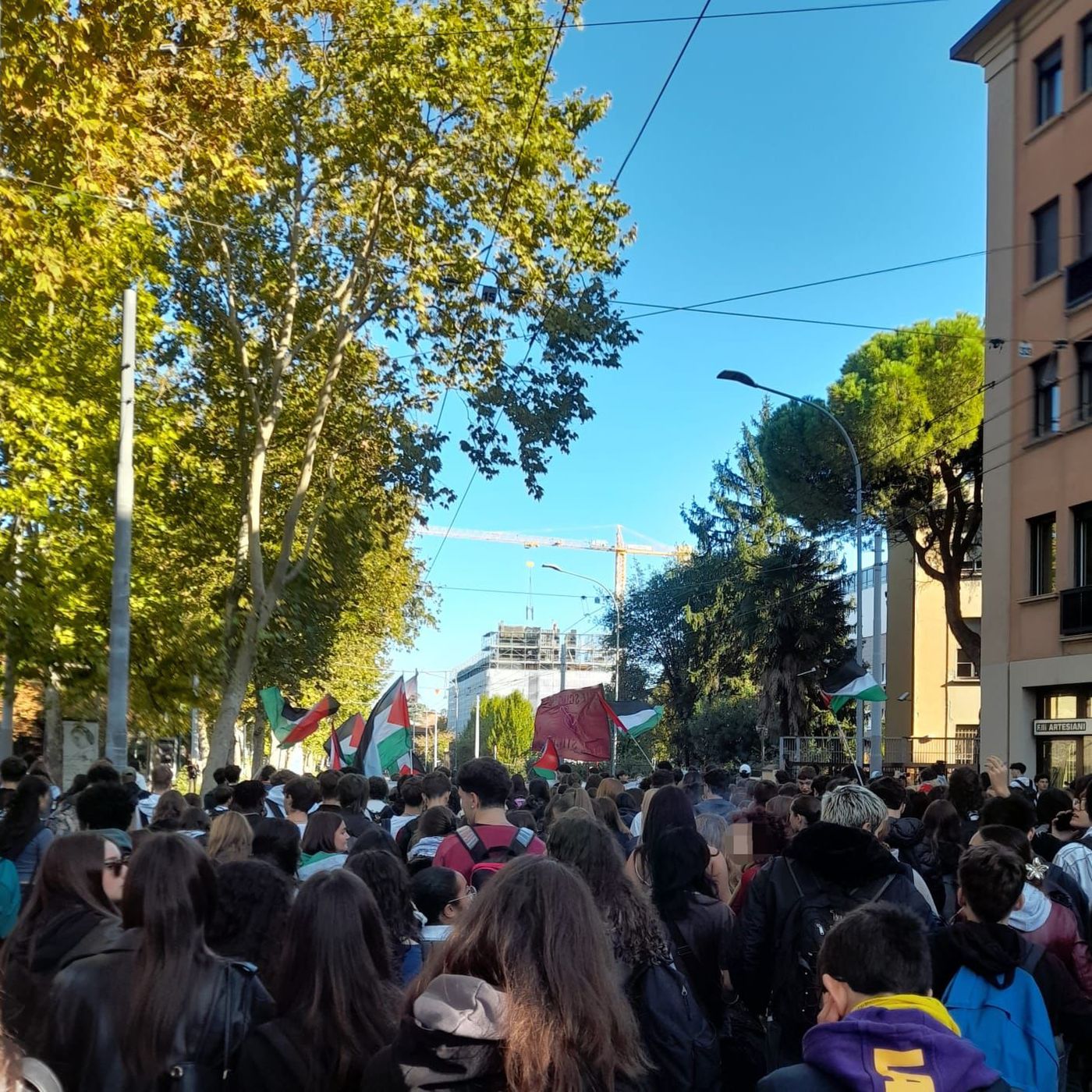 #CasaGialla Blocchiamo tutto