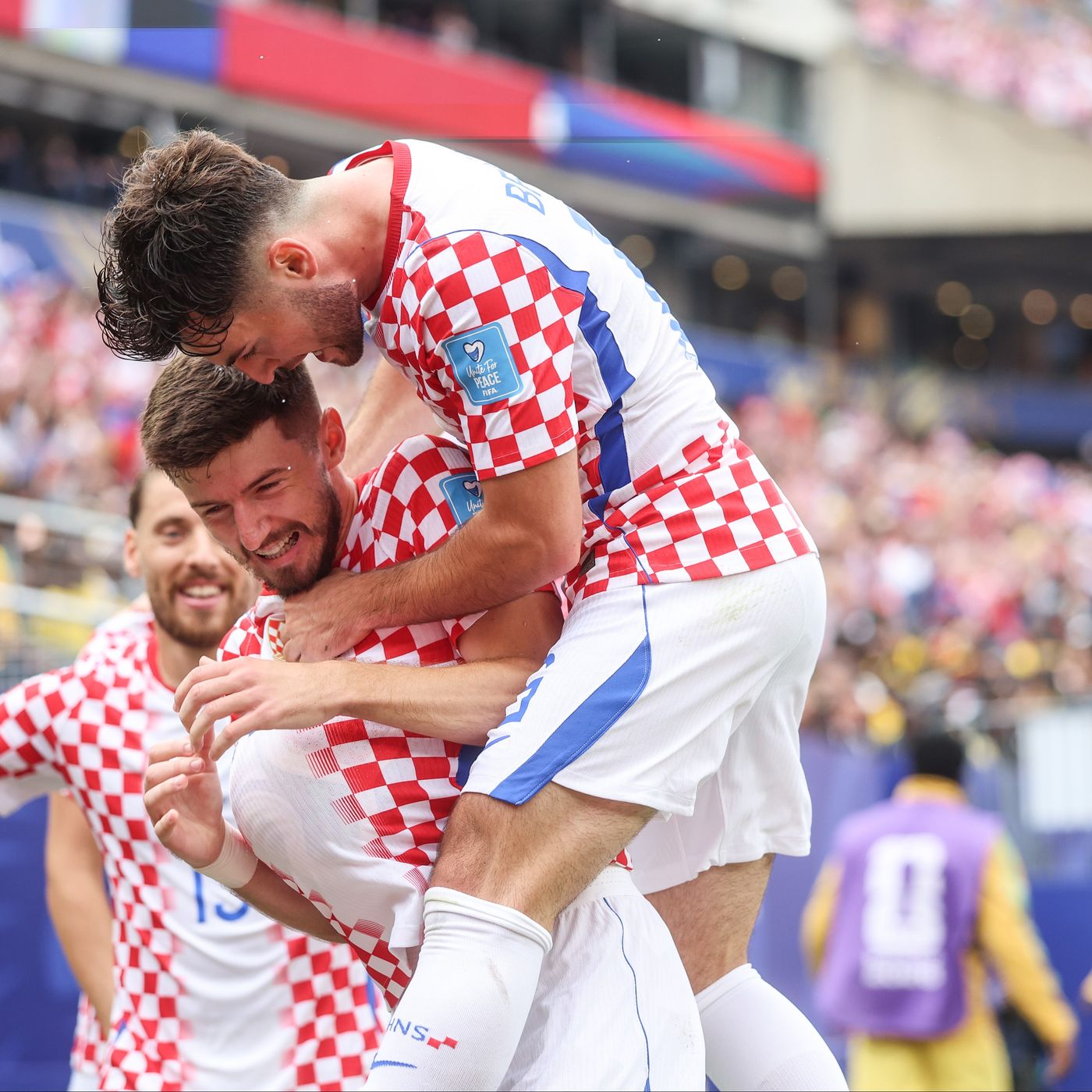 Los goles del Croacia 2 - 1 Ghana | Los de Modric sufren pero pasan segundos de grupo episode artwork