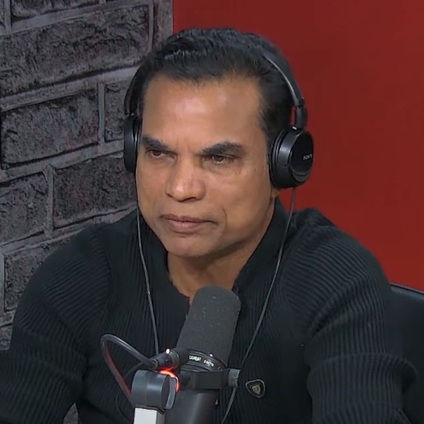 Le Responde a Manolay & Preguntas del Público - Mamola el Internacional