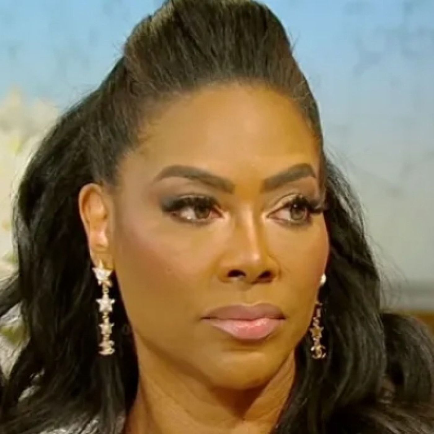REACTION: KENYA MOORE USES HER DAUGHTER TO AVOID ACCOUNTABILITY FOR BAD BEHAVIOR ON RHOA! episode artwork