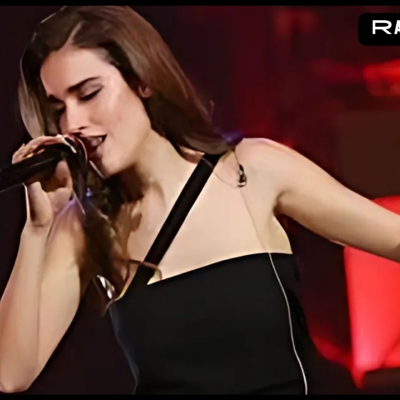 Febbre - Clara (Testo Sanremo 2025) Recensione di Radio Puggini episode artwork