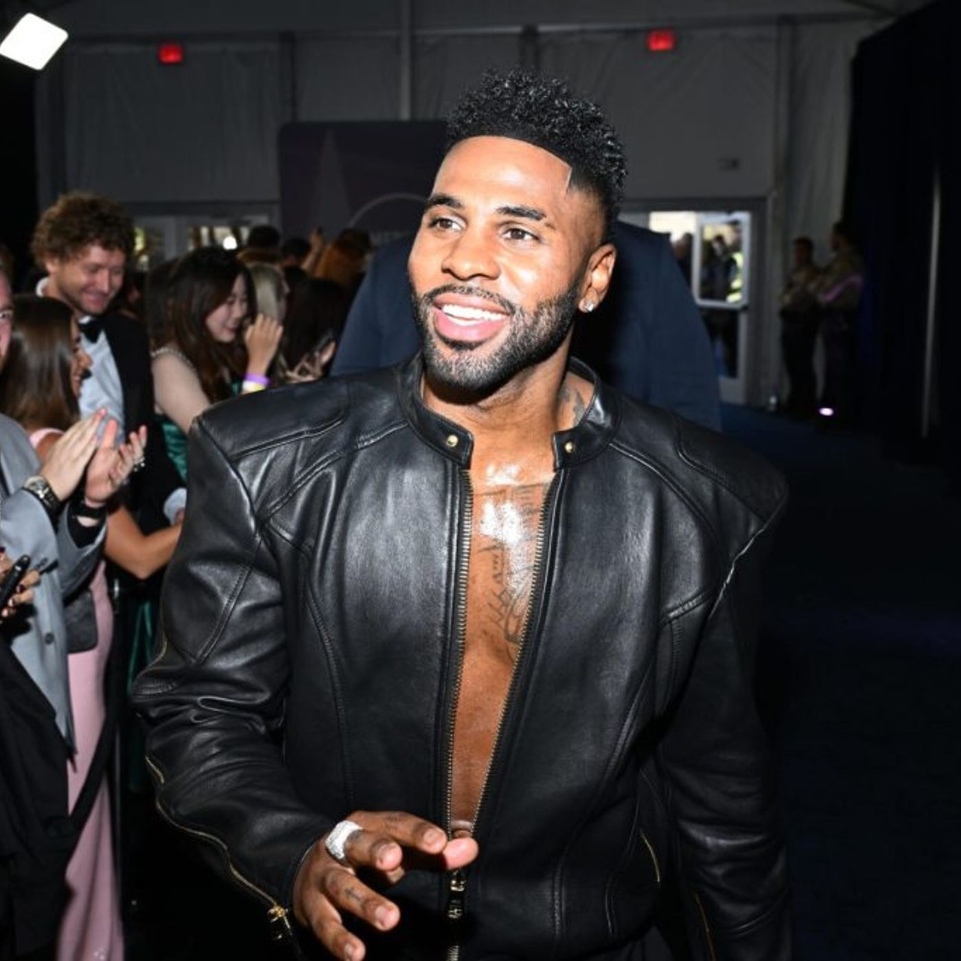 ‘Mmm Whatcha Say?’: Jason Derulo Has a Close Call With Fall on Stage at Summertime Ball