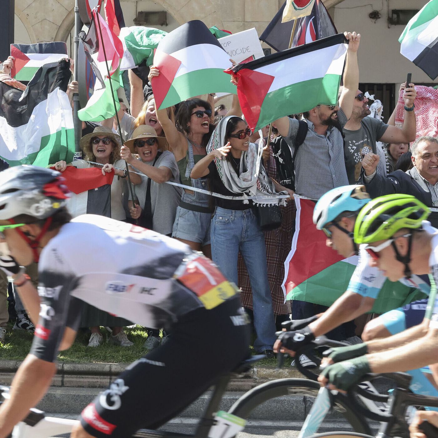 Editorial de Llamas. Todas las mentiras de la izquierda sobre la guerra de Israel en Gaza