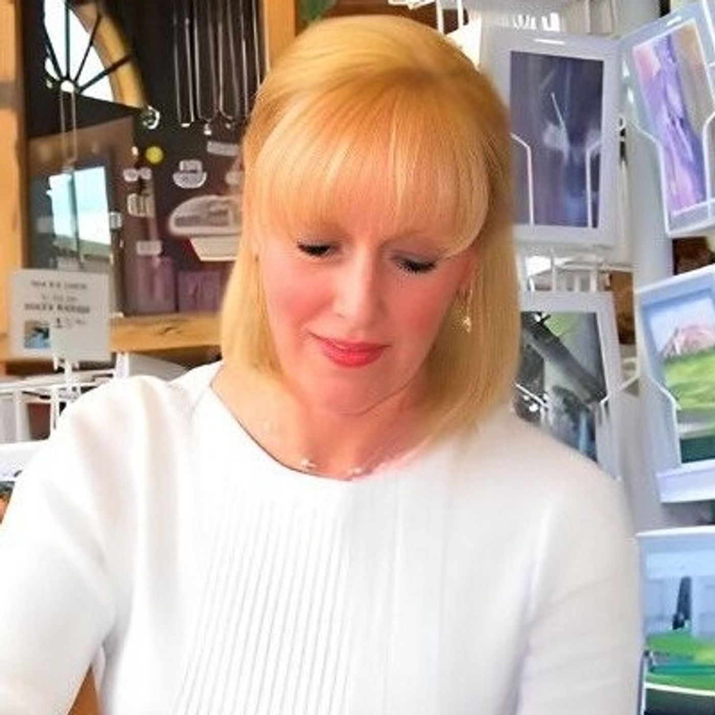 Rob McConnell Interviews - BETSY LEWIS - Angels, Aliens and Prophecy