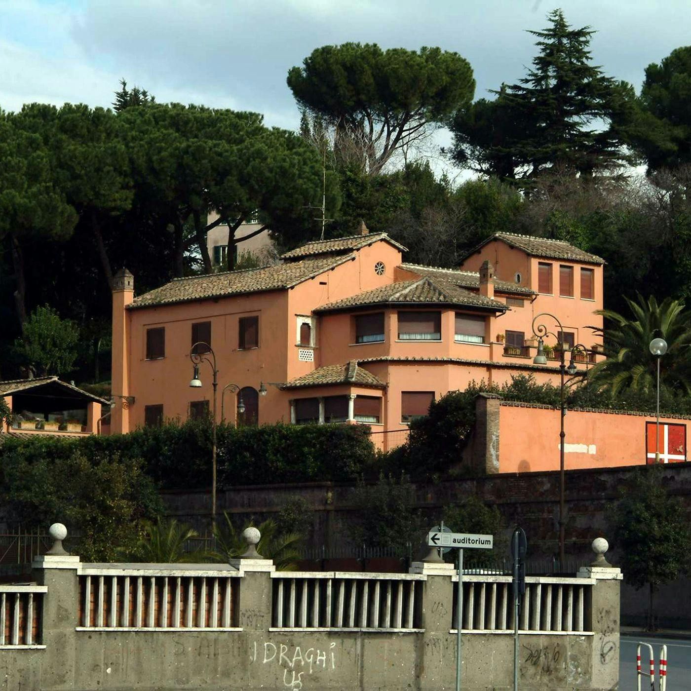 Apre Villa Sordi, grande mostra per il centenario della nascita di 'Albertone' episode artwork