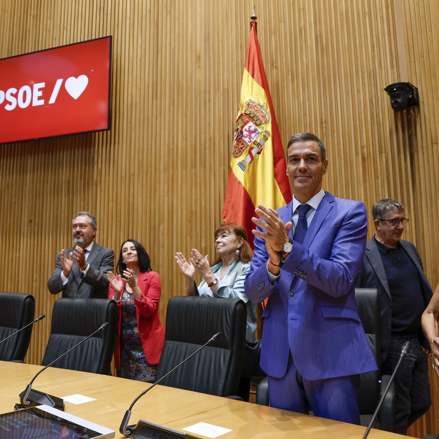 Es Noticia: Sánchez apoya a los violentos que boicoteó La Vuelta