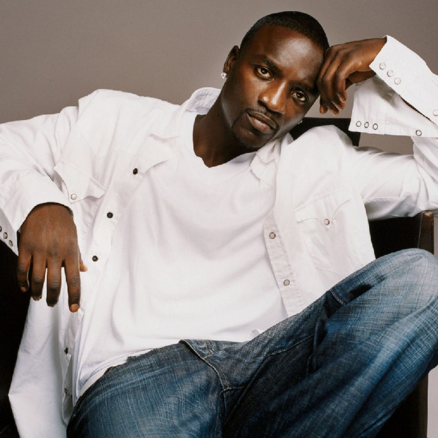Akon Claims FBA Artists Come On Stage 'H🔝gh' Unlike 'Natural' African Showstoppers episode artwork