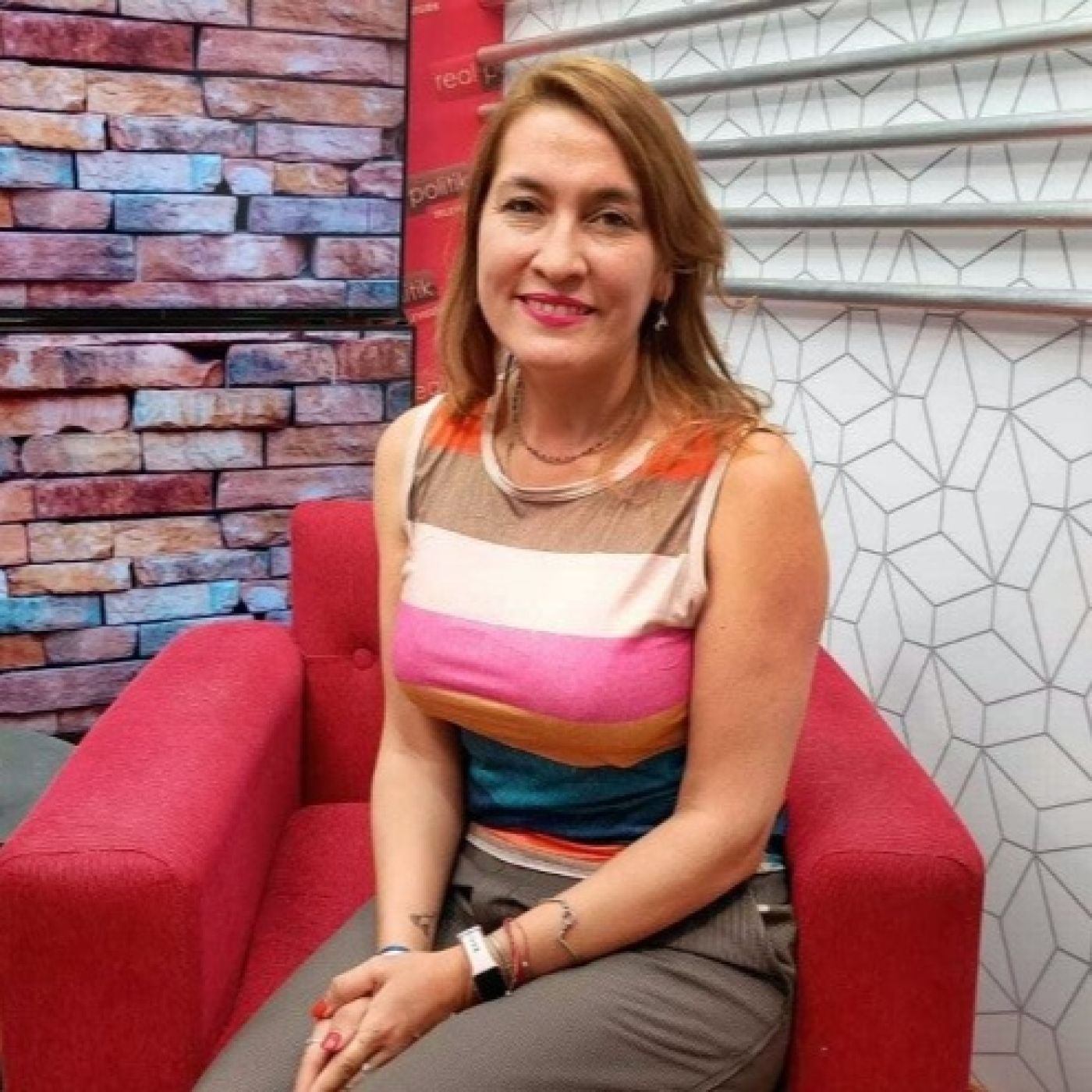 Lorena Matzen @lorematzen (Legisladora Provincial de Río Negro) La Picadita de los Sábados @picaditasbado episode artwork