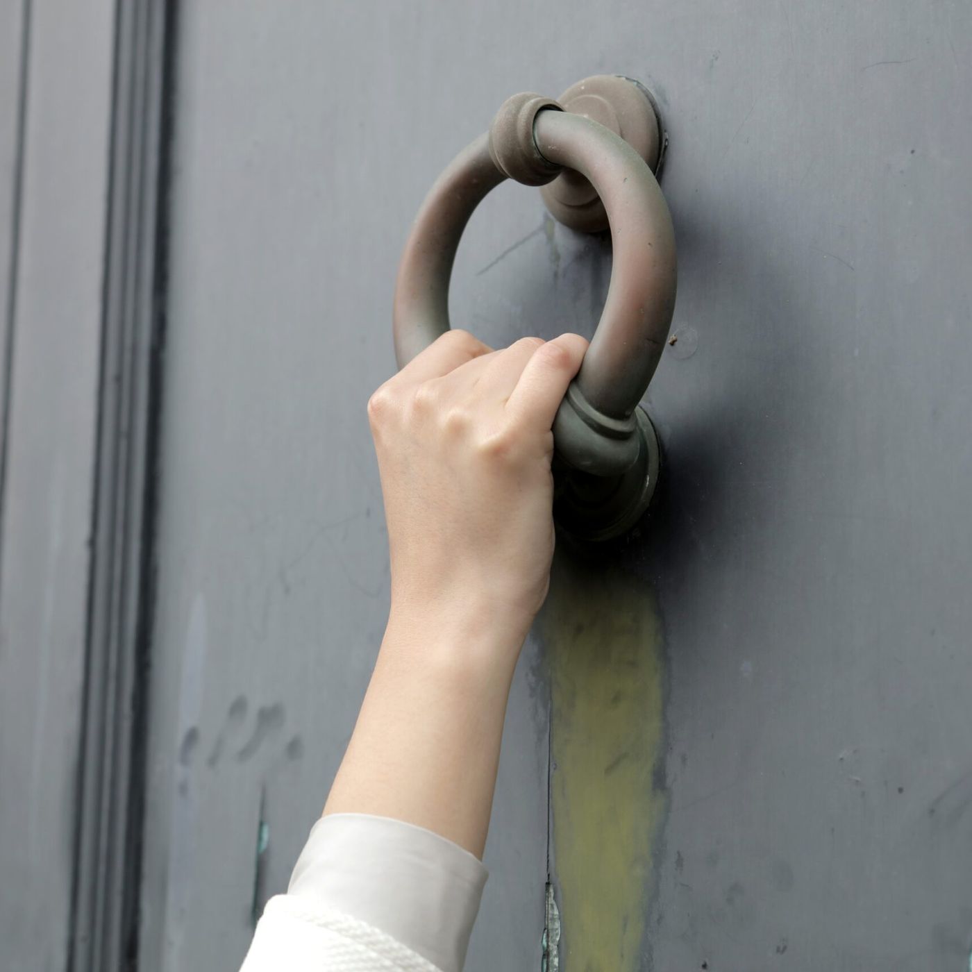 Bussare prima di entrare: perché le porte sono importanti!