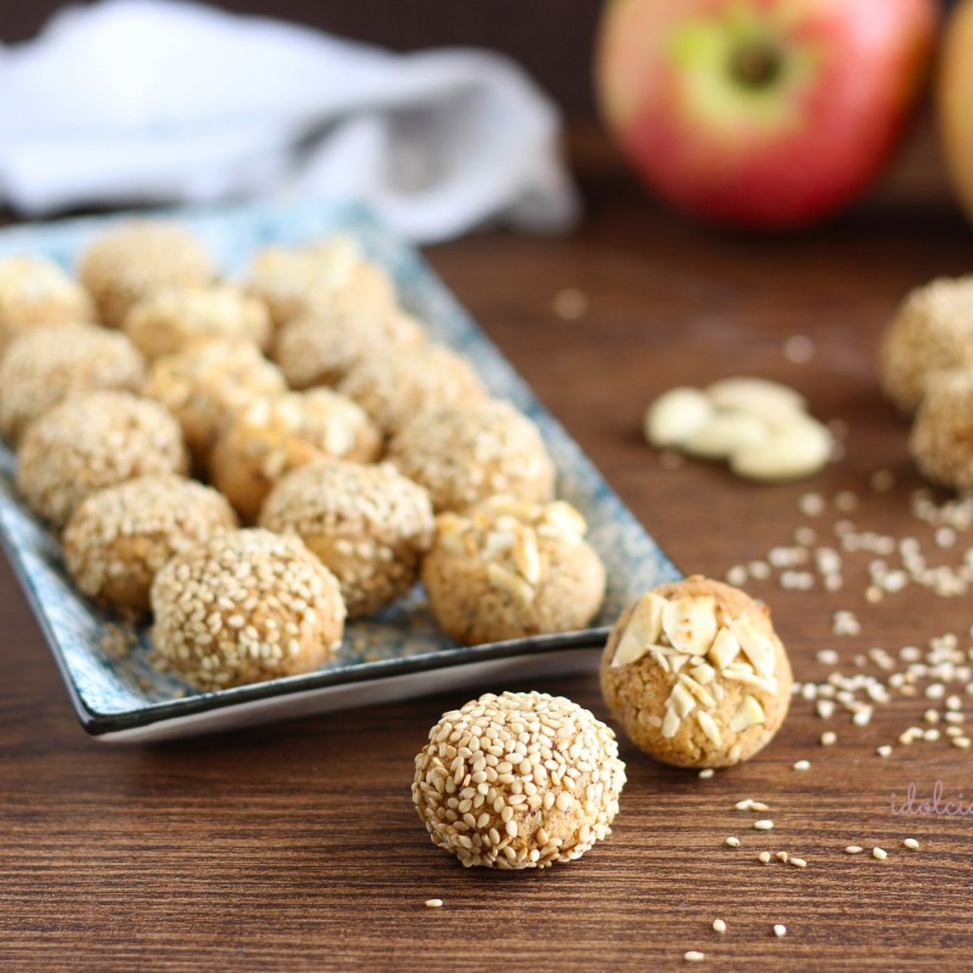 Biscotti alle mele e mandorle