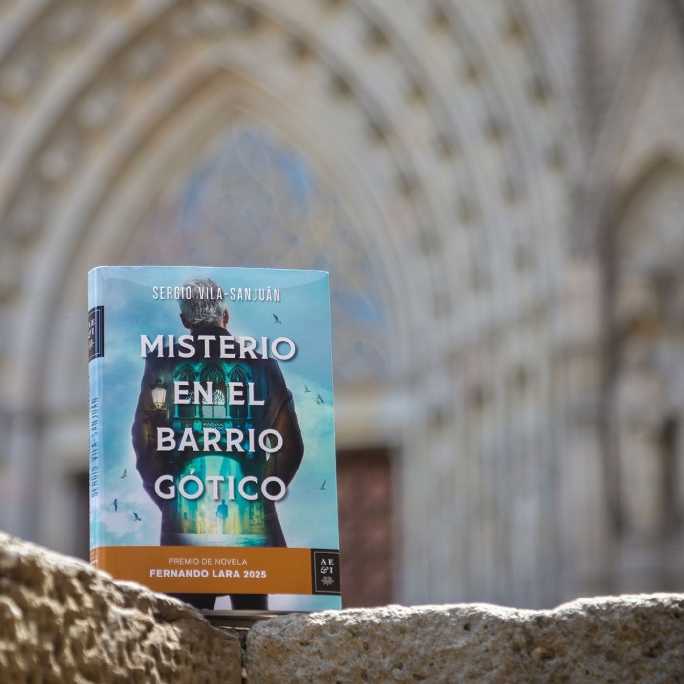 Sergio Vila-Sanjuán con 'Misterio en el Barrio Gótico' episode artwork