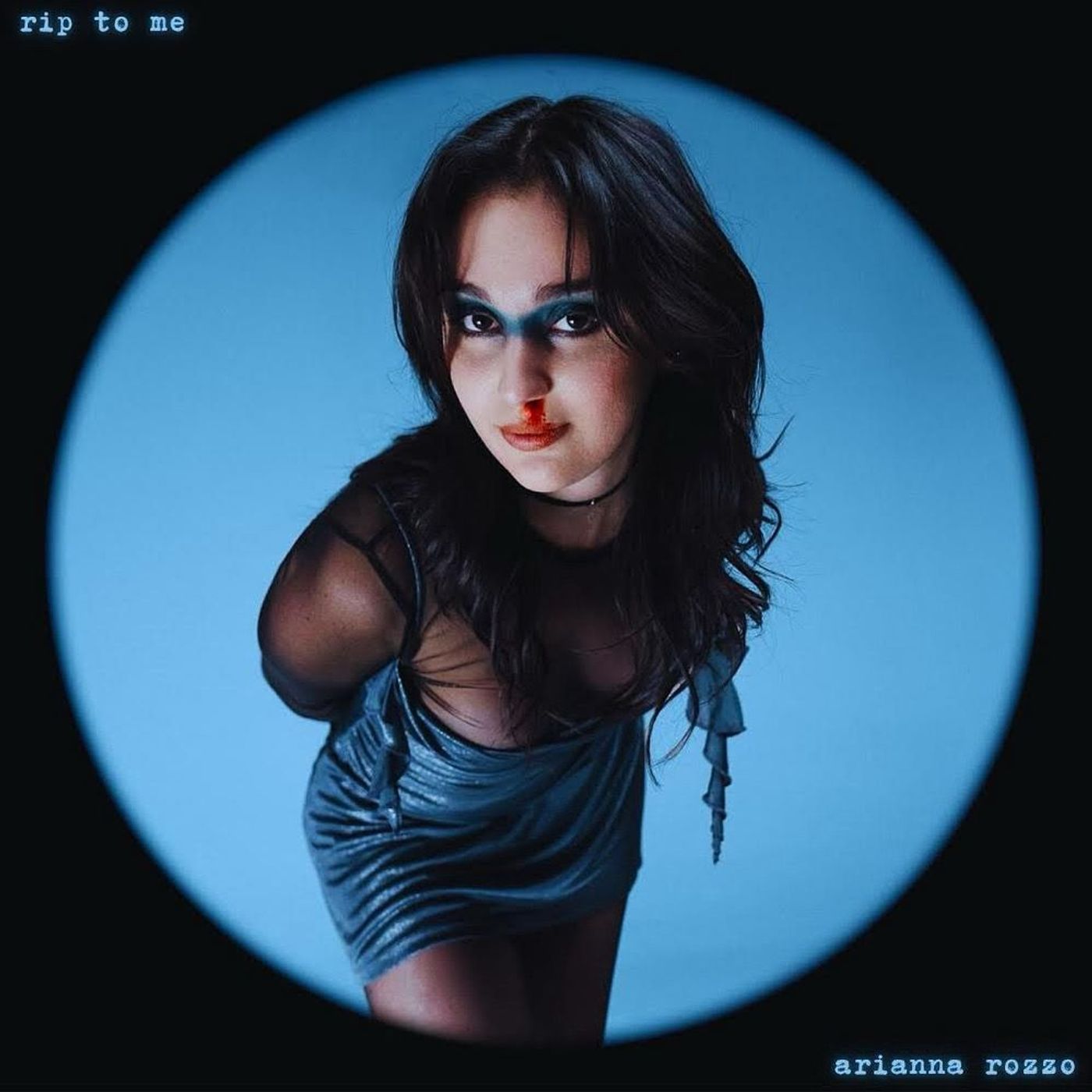 Arianna Rozzo: “RIP TO ME è il mio saluto ironico al lunedì e a un capitolo che si chiude” Arianna Rozzo: “RIP TO ME è il mio saluto ironico al lunedì e a un capitolo che si chiude”