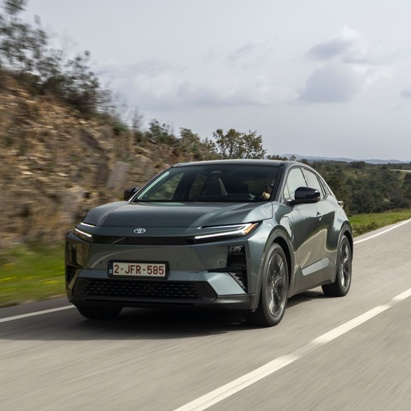 Toyota C-HR+ - Il SUV elettrico che evolve stile e autonomia fino a 607 km episode artwork