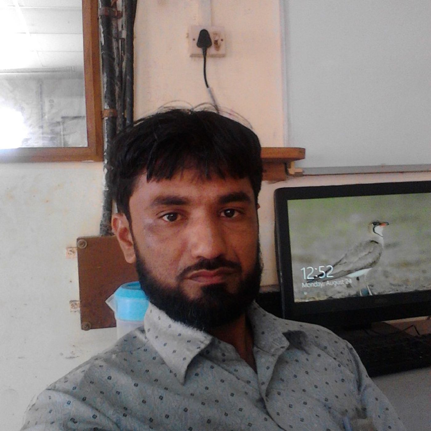 Radio Awaz Kandla FM\'s show