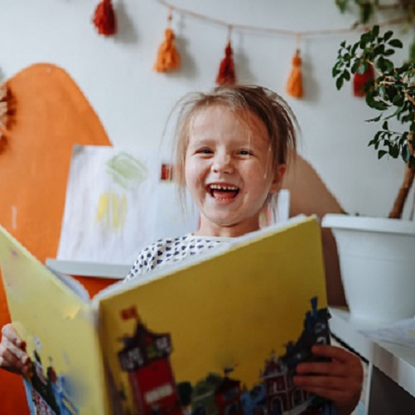Country magastar makes huge donation to help Pre-K kids start learning to read episode artwork