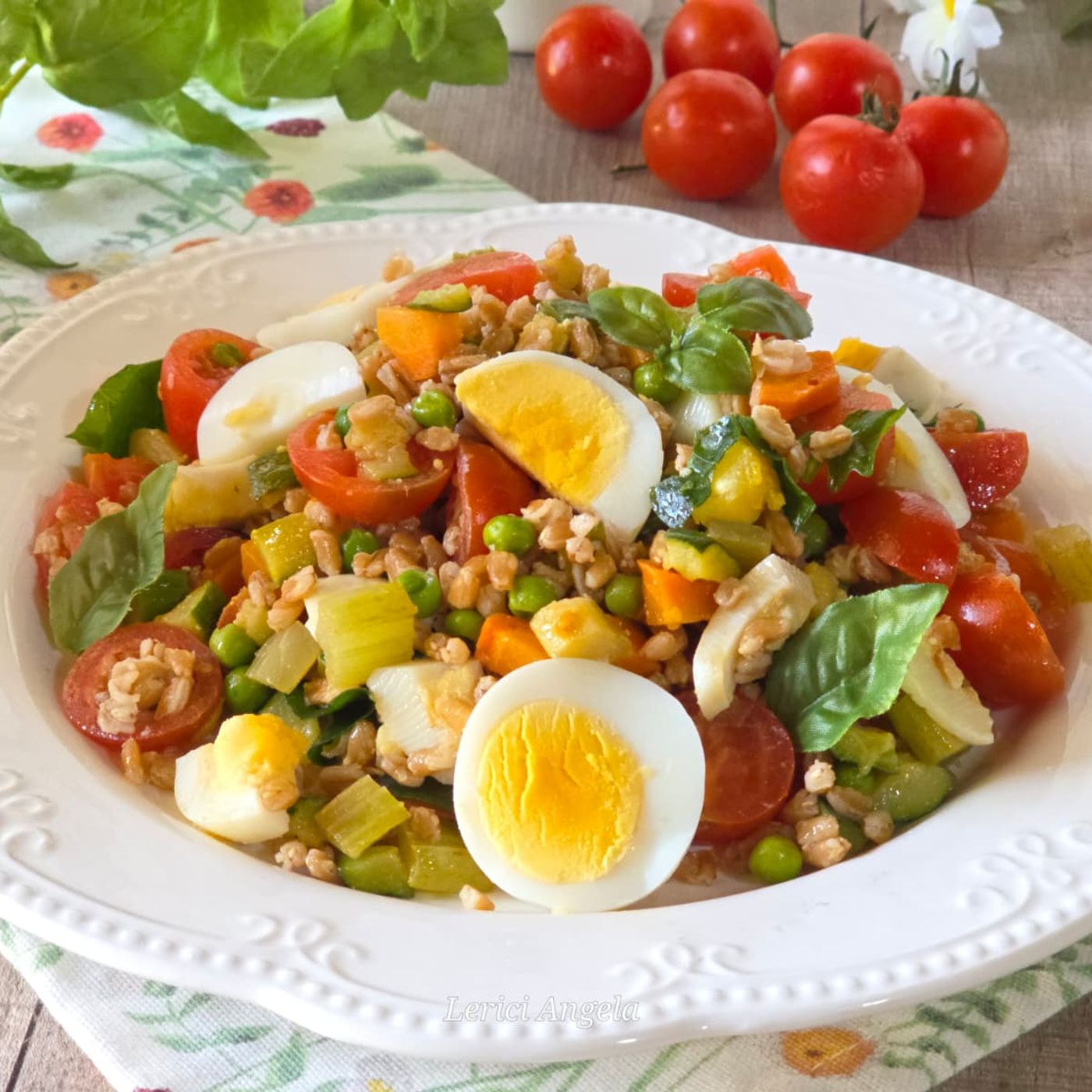 Insalata di Farro Colorata Sana e Pronta in 20 Minuti