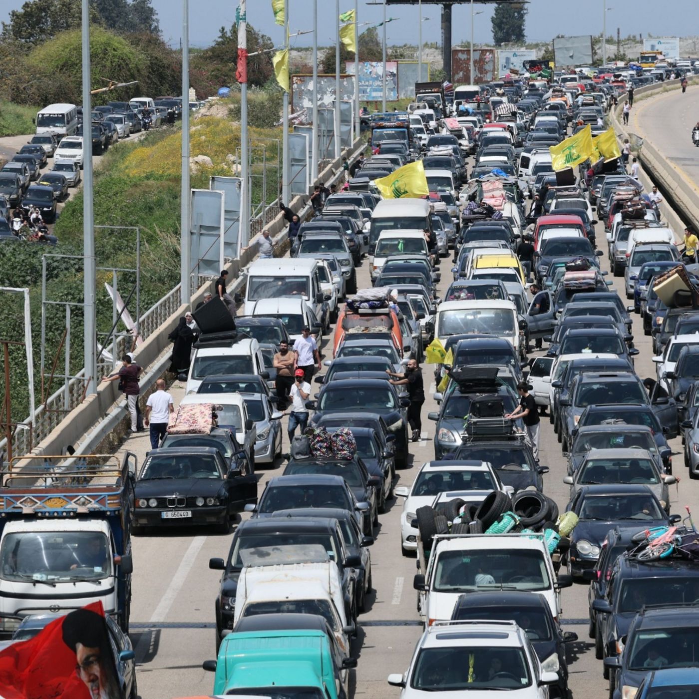 Tens of thousands of Lebanese return home after ceasefire — Podcast with everything cover