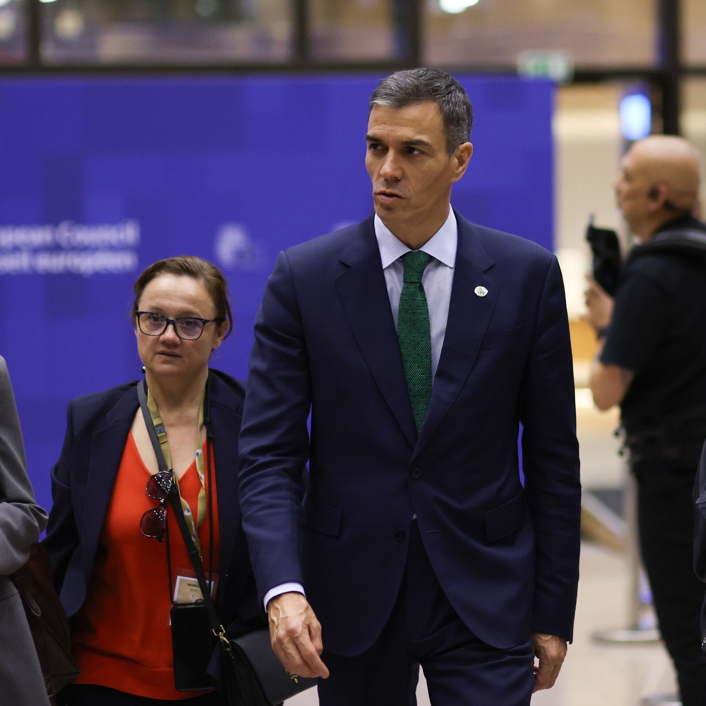 Tertulia de Federico: Un Gobierno irrelevante dentro y fuera de España